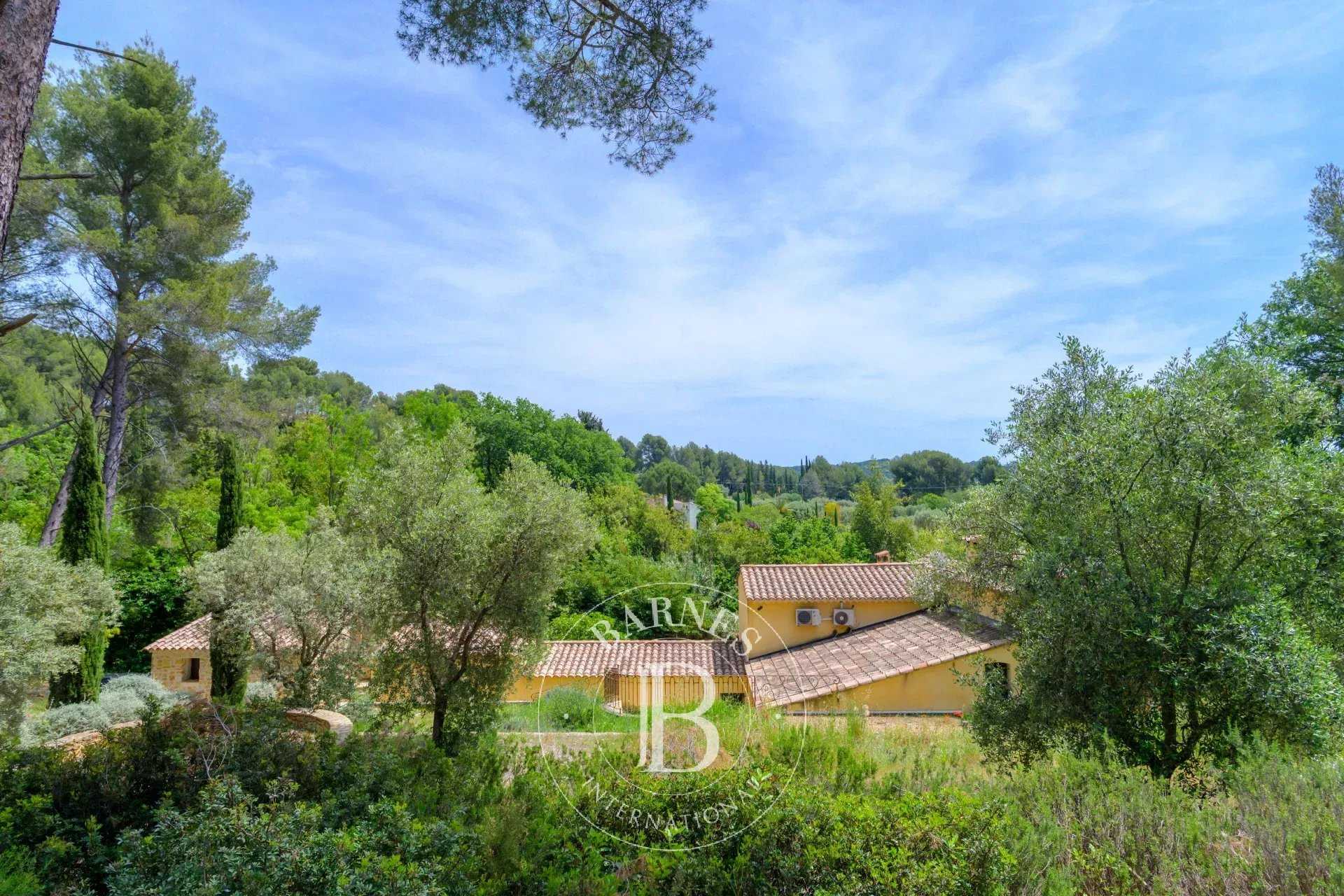 Le Castellet  - Property 5 Bedrooms
