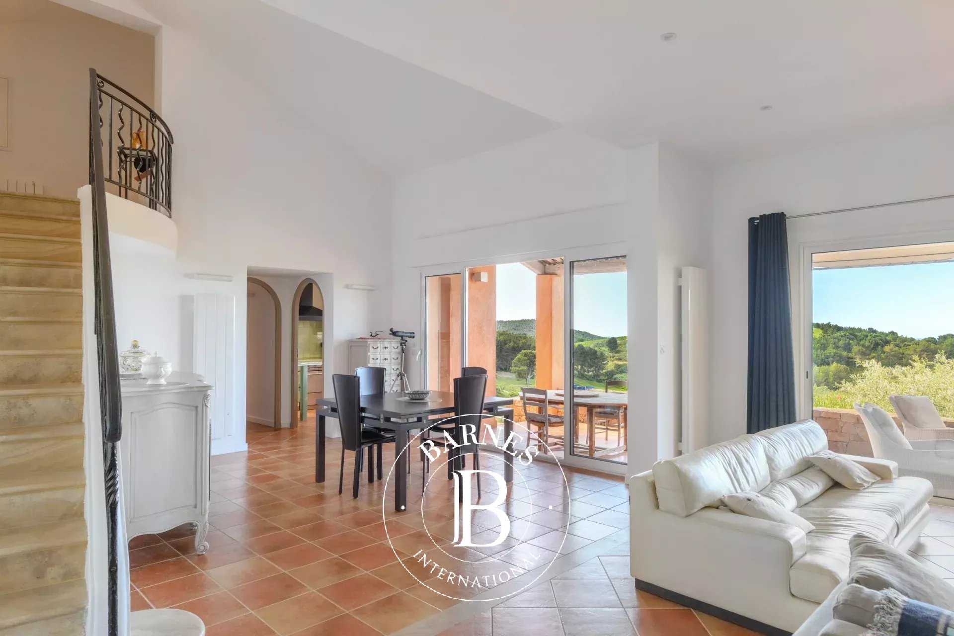 Saint-Cyr-sur-Mer  - Maison 5 Pi&egrave;ces 3 Chambres