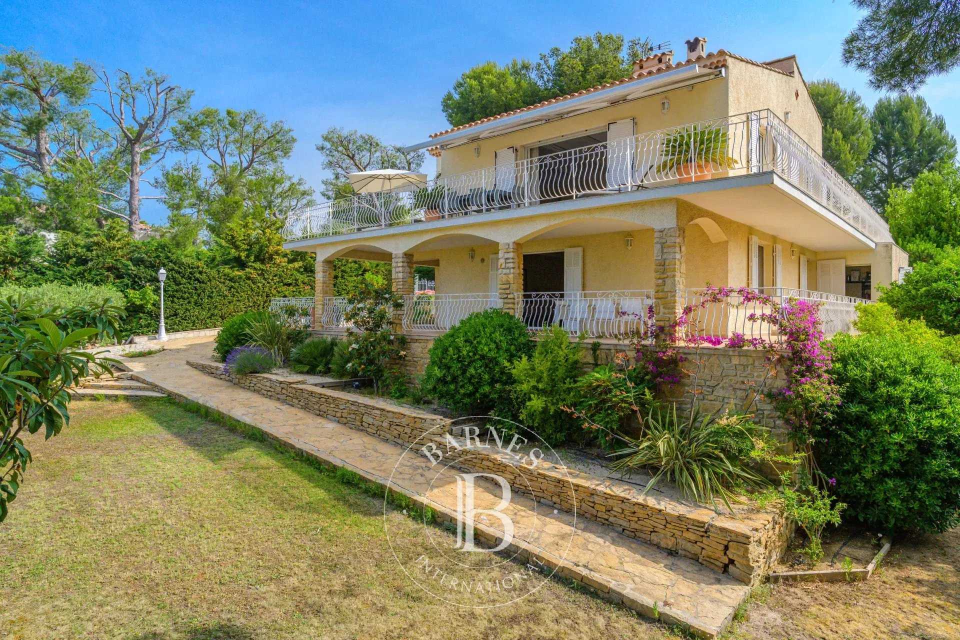 Saint-Cyr-sur-Mer  - Villa 7 Pièces