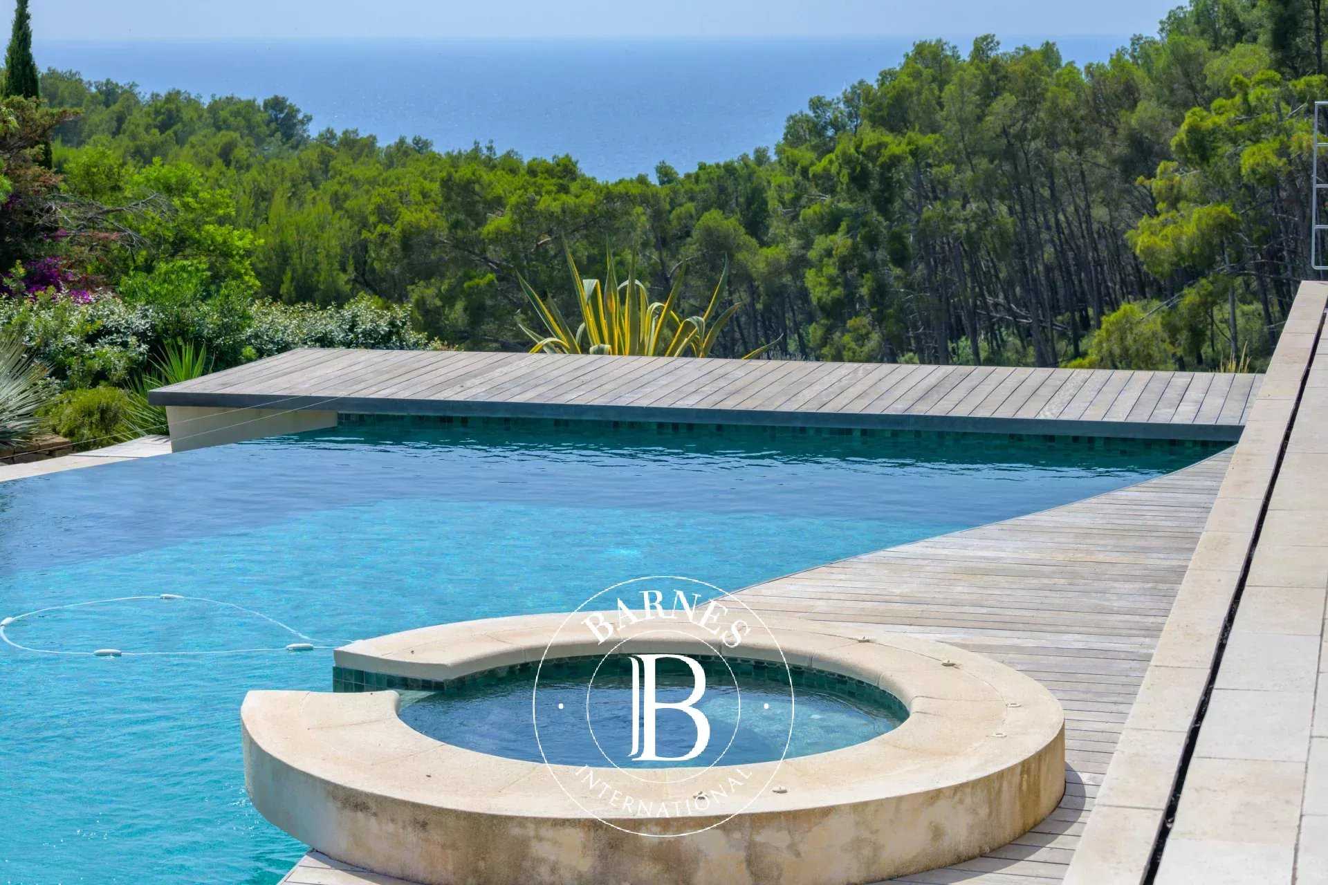 Saint-Cyr-sur-Mer  - Villa 4 Bedrooms
