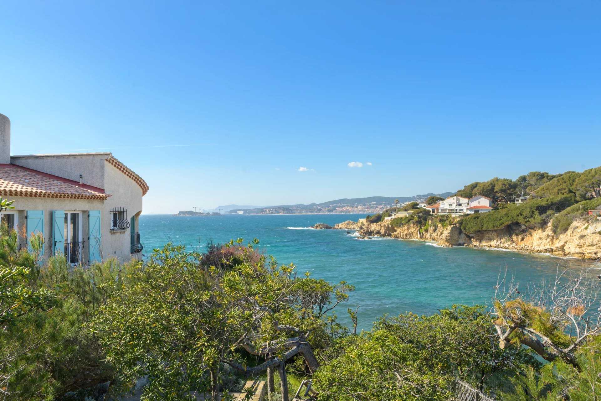 Sanary-sur-Mer  - House 5 Bedrooms