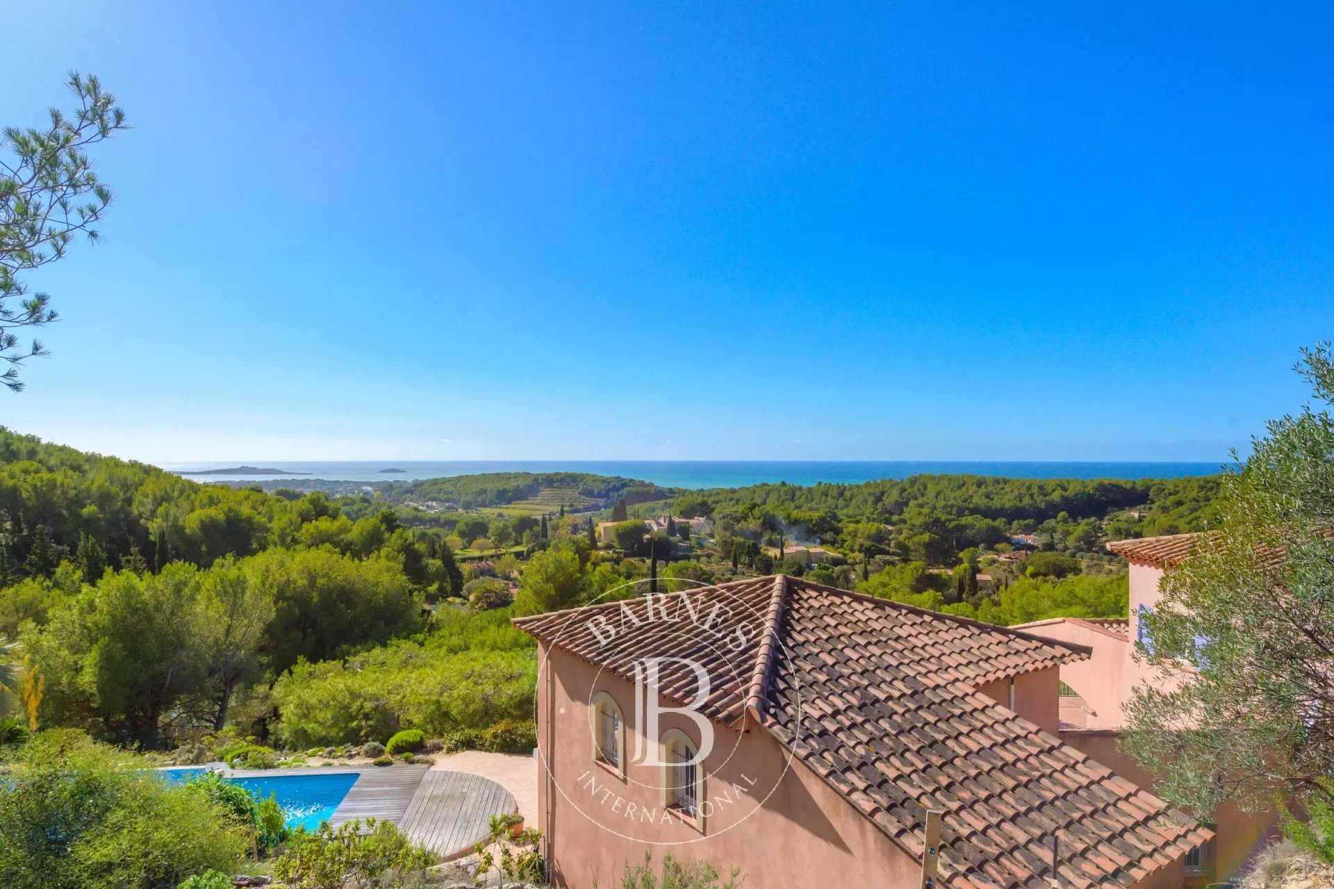 Sanary-sur-Mer  - House 4 Bedrooms