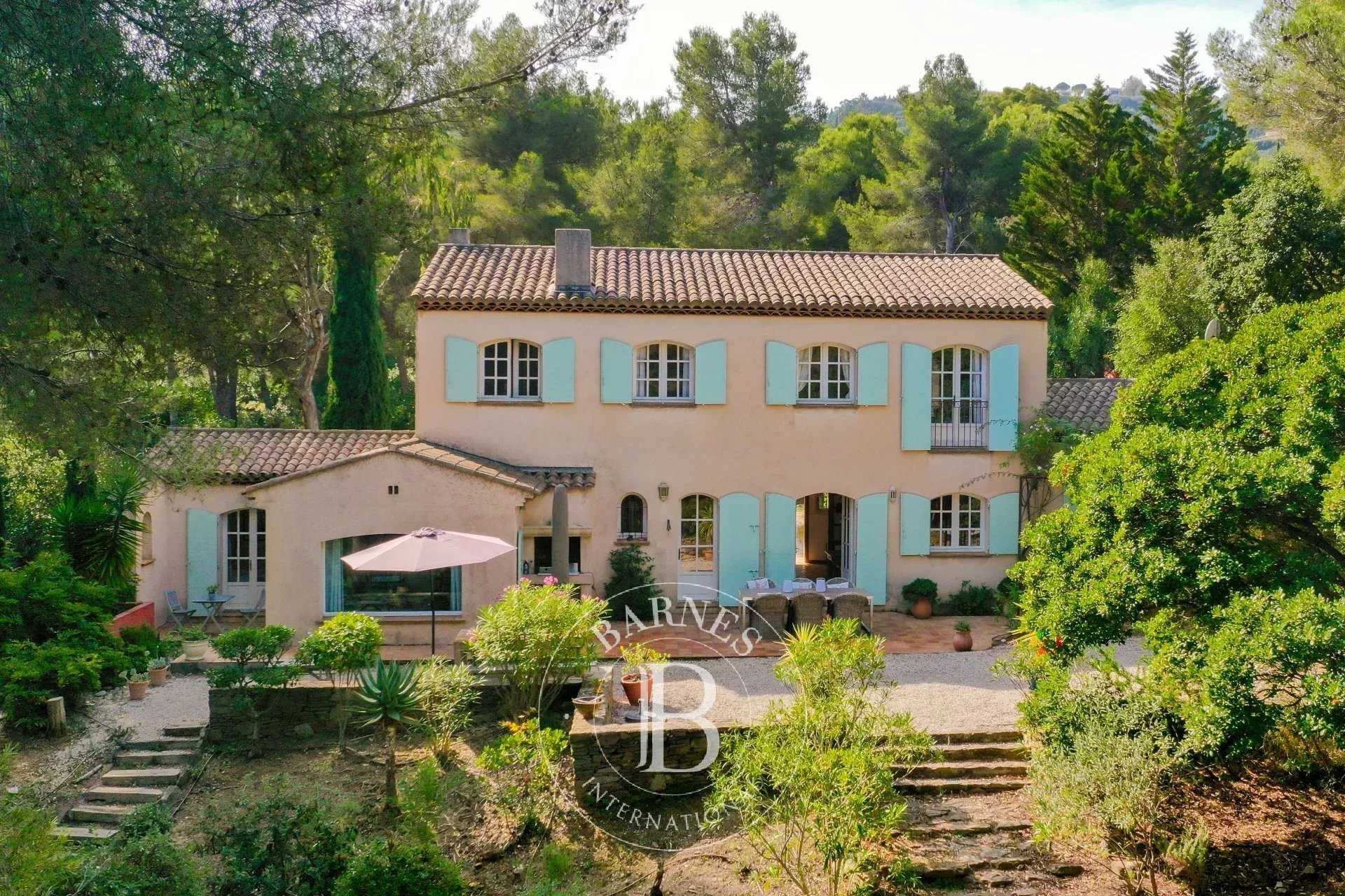 Bormes-les-Mimosas  - Property 6 Bedrooms