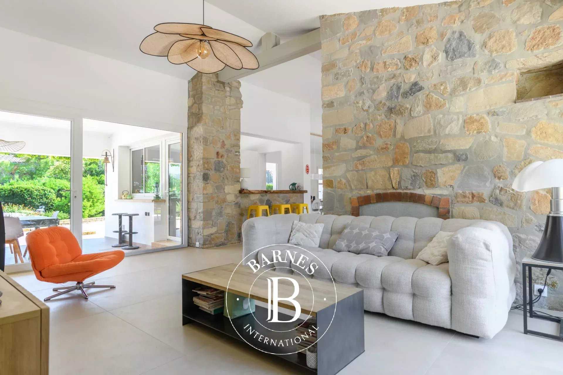 Sanary-sur-Mer  - Villa 4 Bedrooms