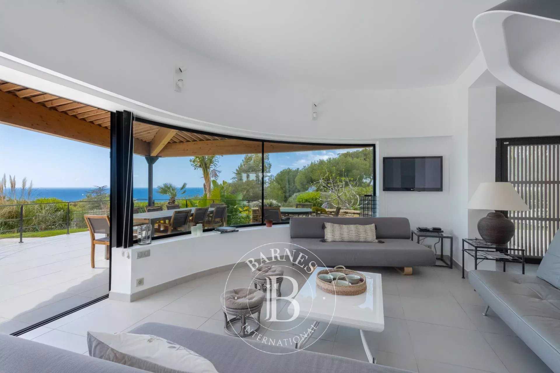 Saint-Cyr-sur-Mer  - Villa 8 Bedrooms