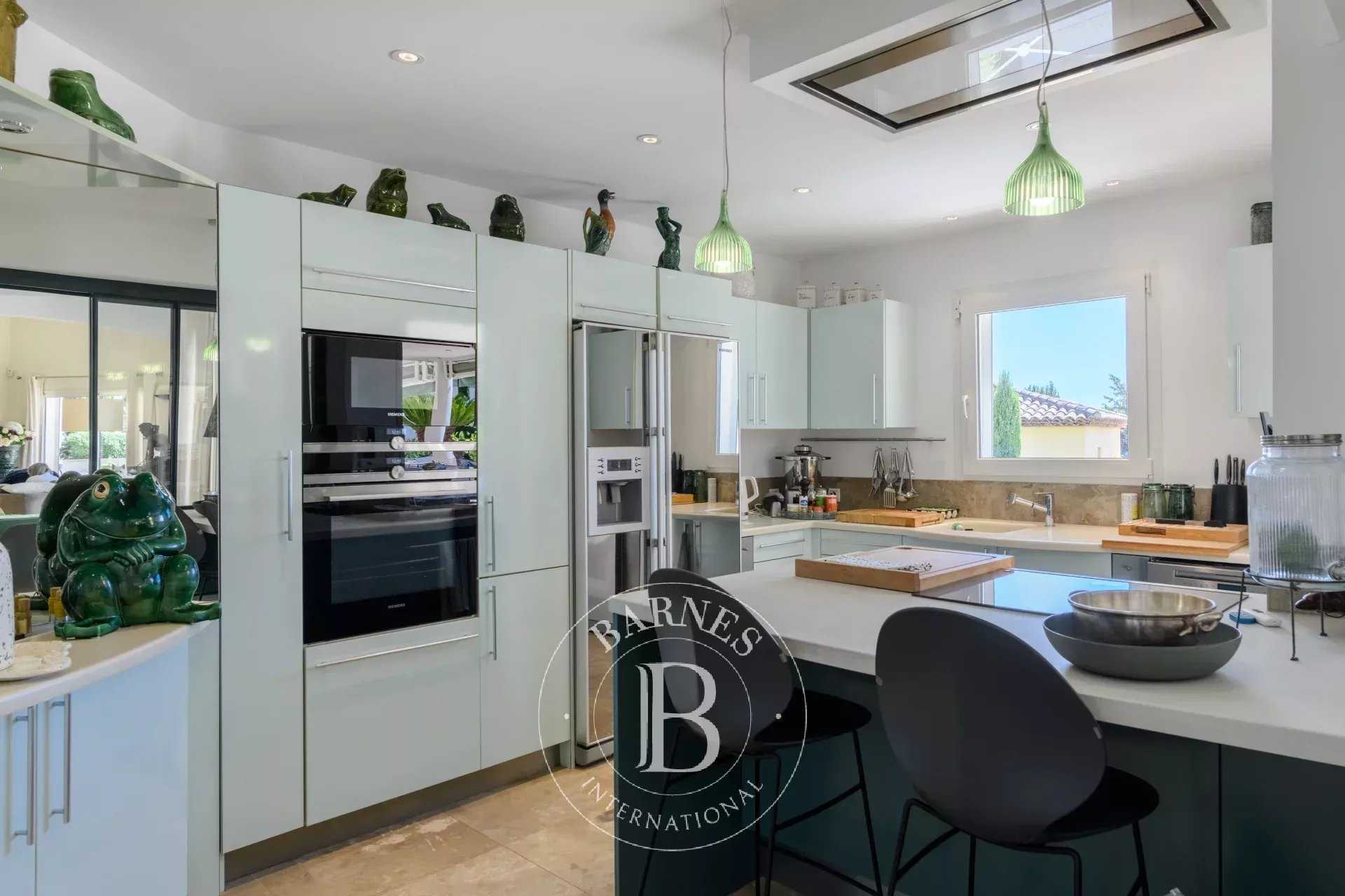 Sanary-sur-Mer  - Villa 6 Pi&egrave;ces