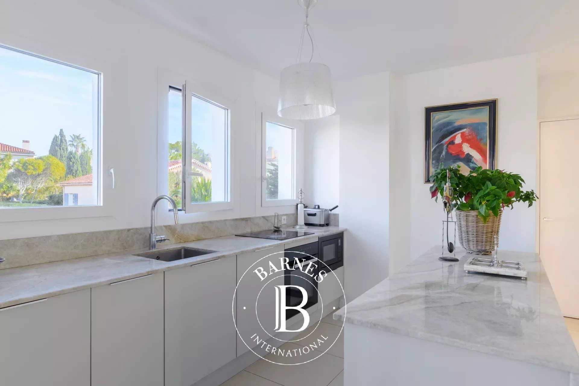 Sanary-sur-Mer  - Villa 5 Bedrooms