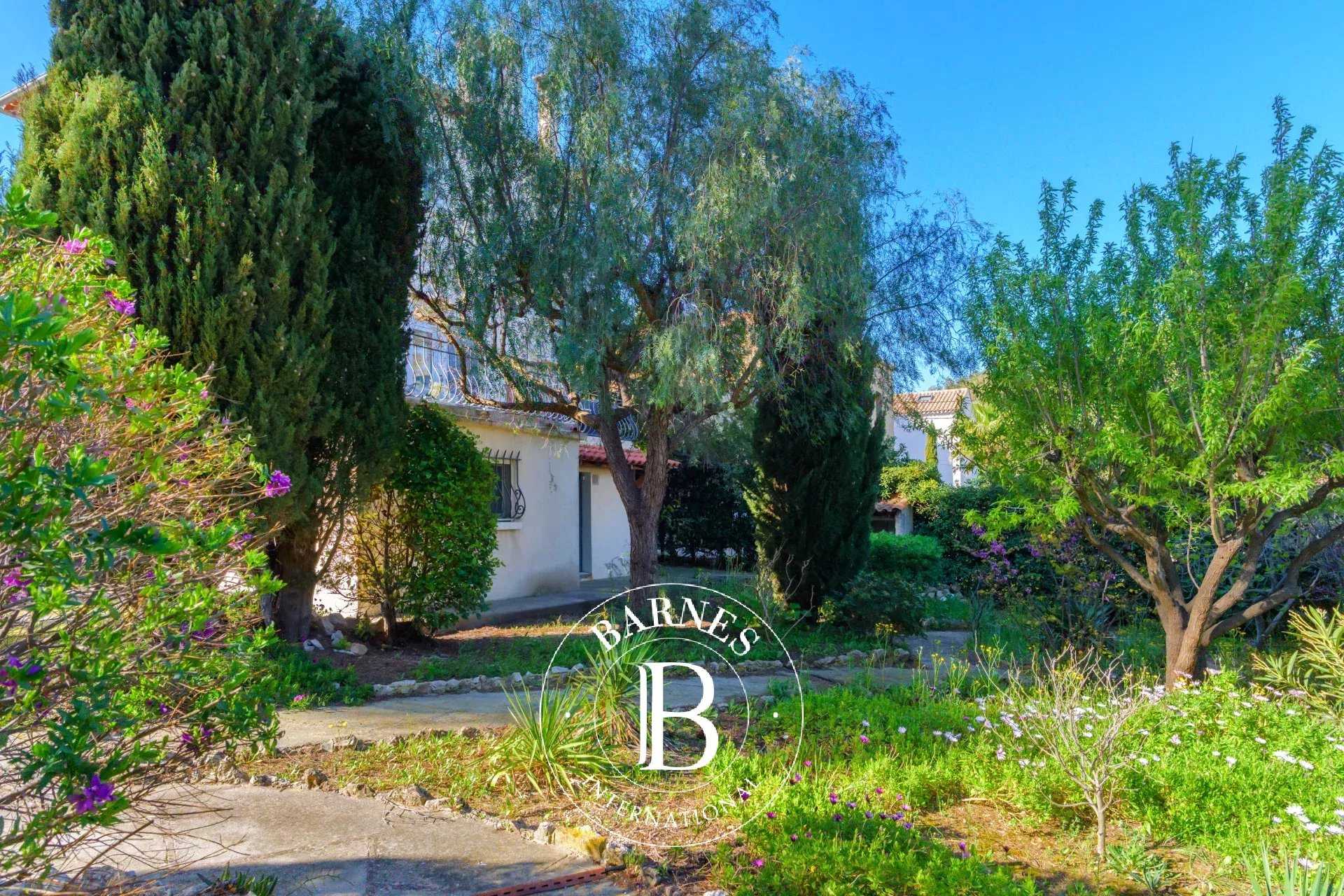 Sanary-sur-Mer  - House 5 Bedrooms
