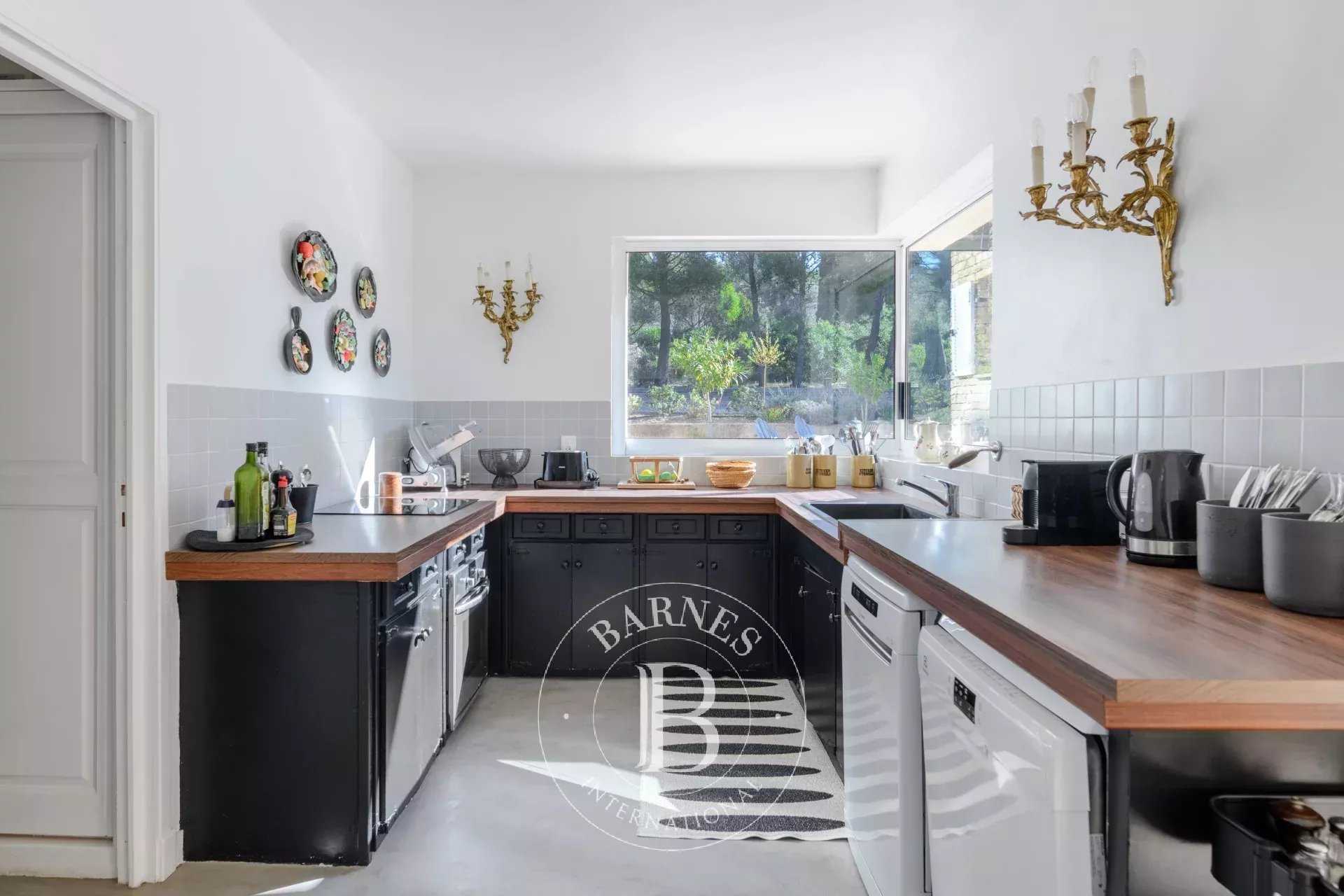 Saint-Cyr-sur-Mer  - House 5 Bedrooms