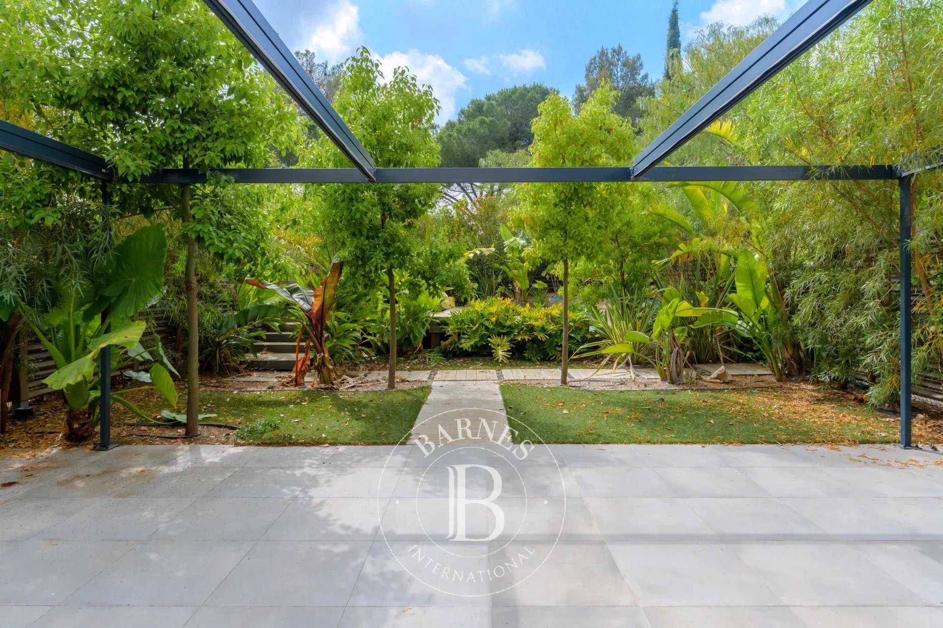 Sanary-sur-Mer  - Appartement 2 Pièces, 1 Chambre