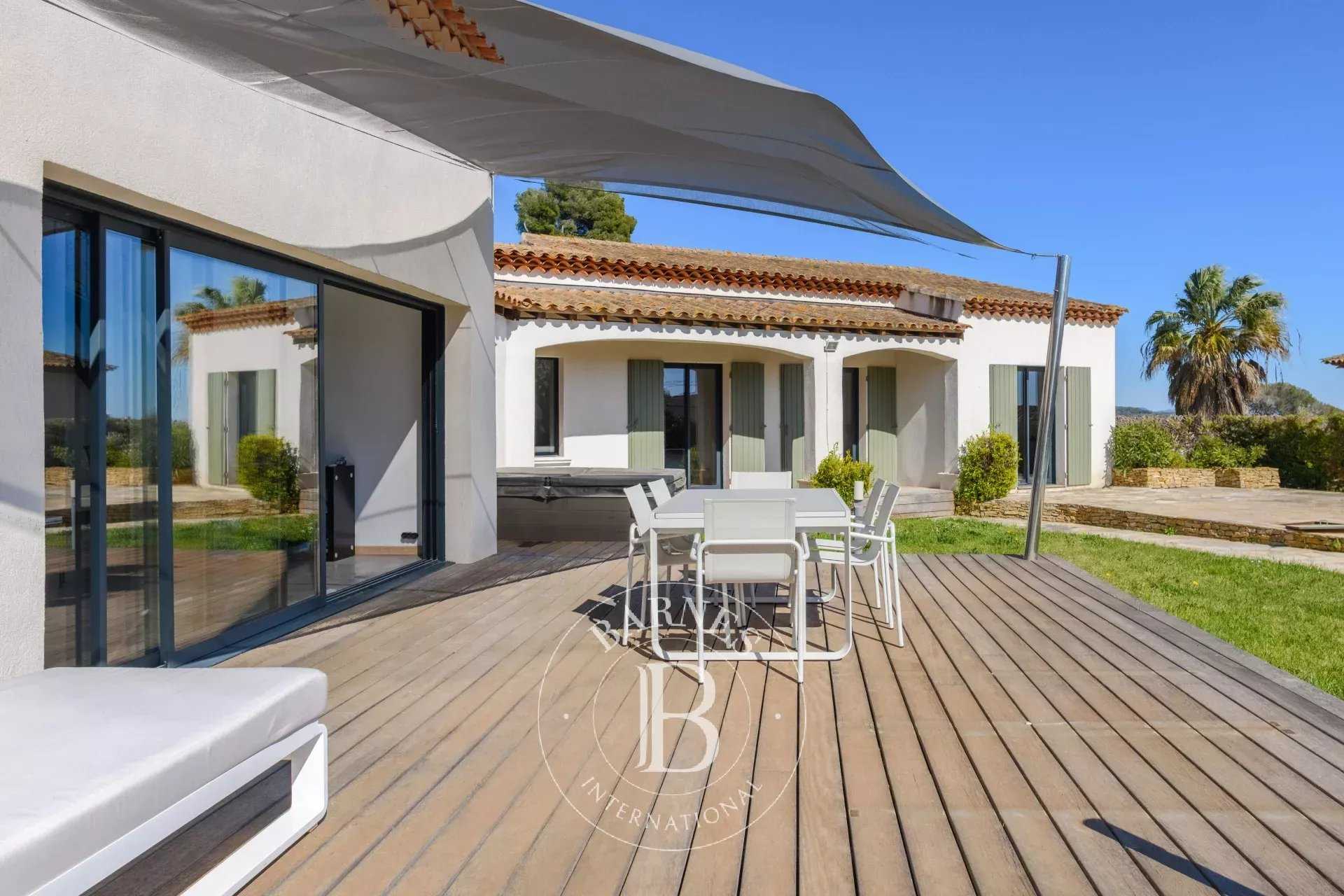 Sanary-sur-Mer  - House 4 Bedrooms