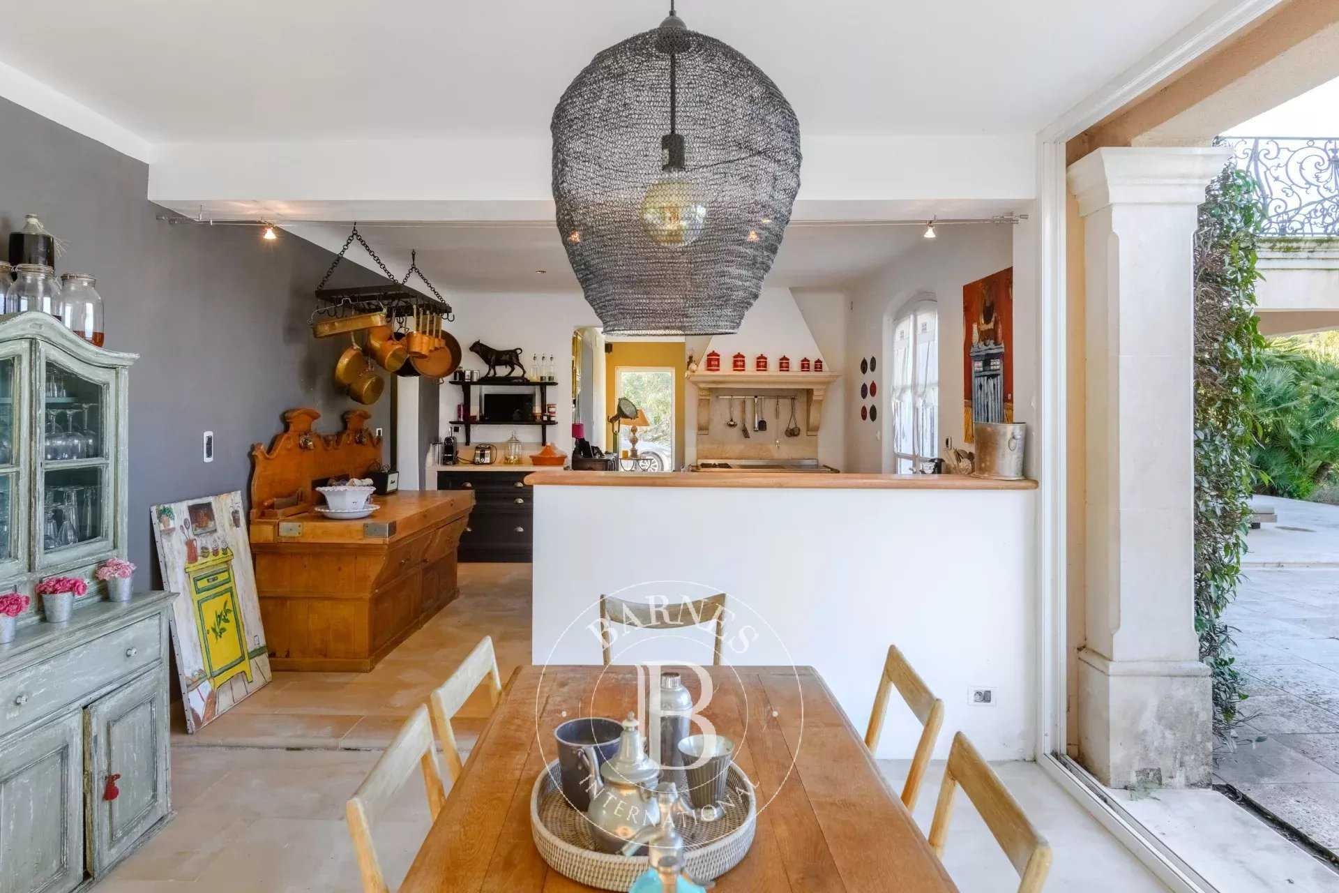 Bormes-les-Mimosas  - Propriété 10 Pi&egrave;ces