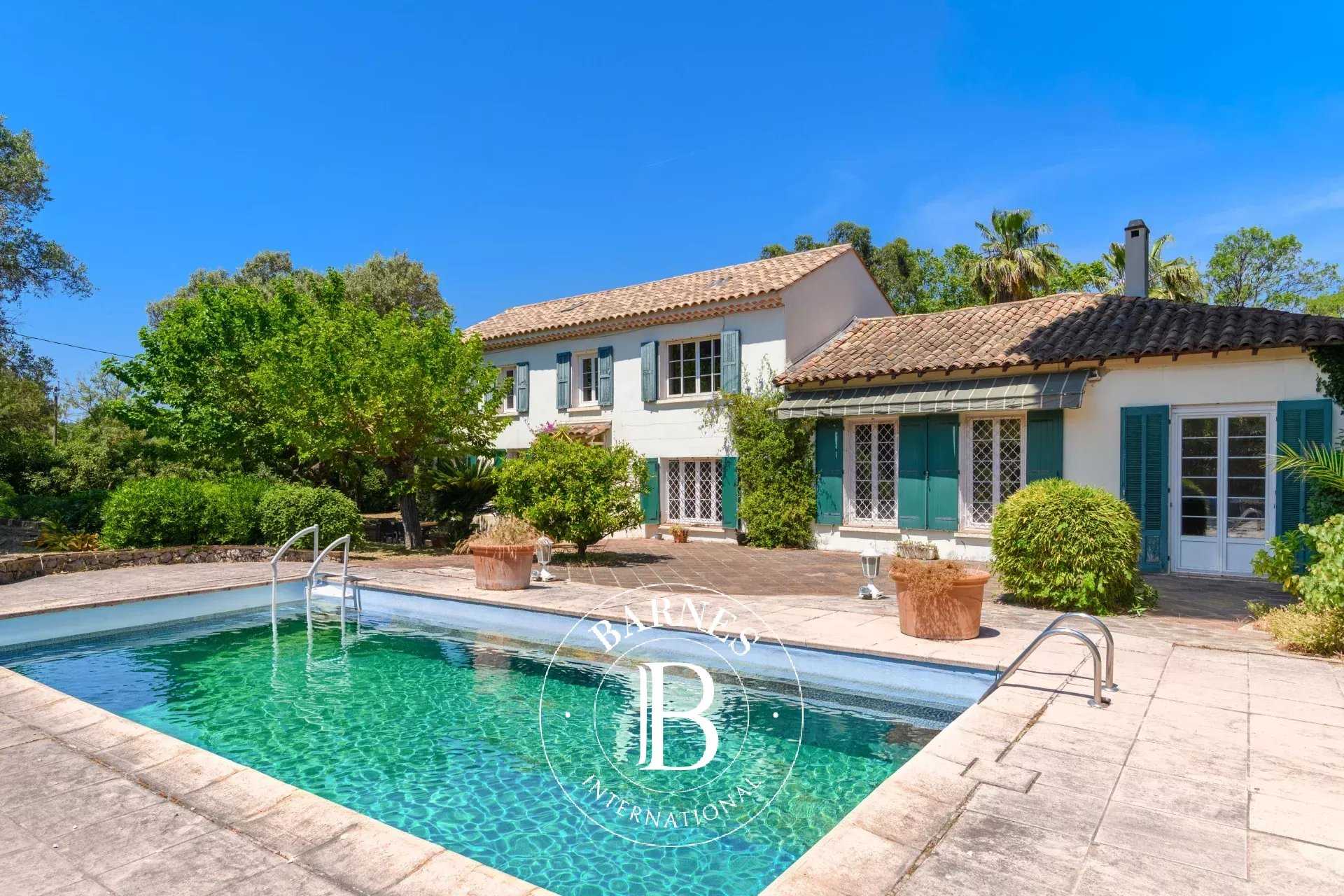 La Garde  - Bastide 5 Bedrooms