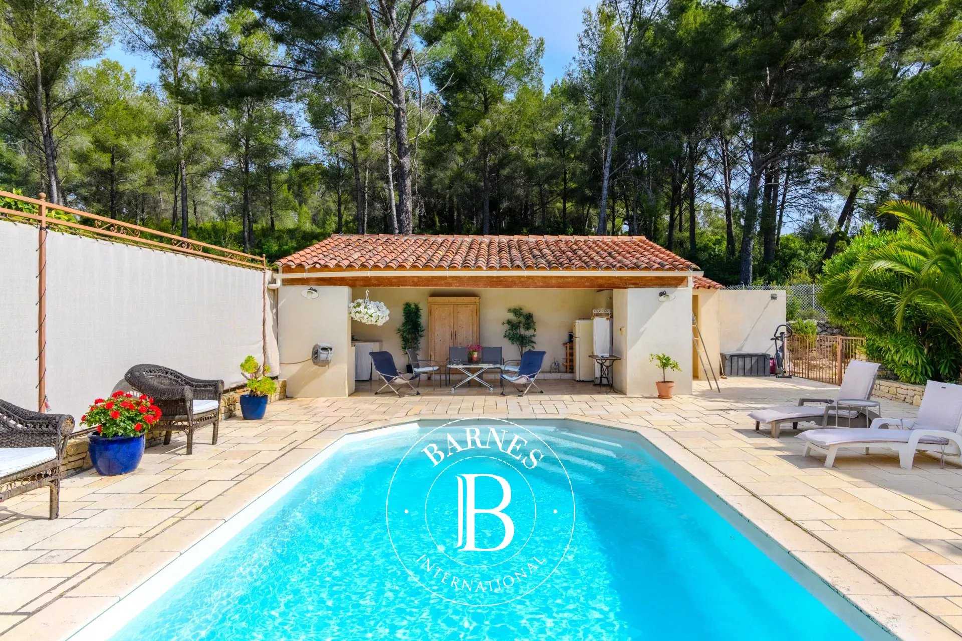 Sanary-sur-Mer  - House 5 Bedrooms