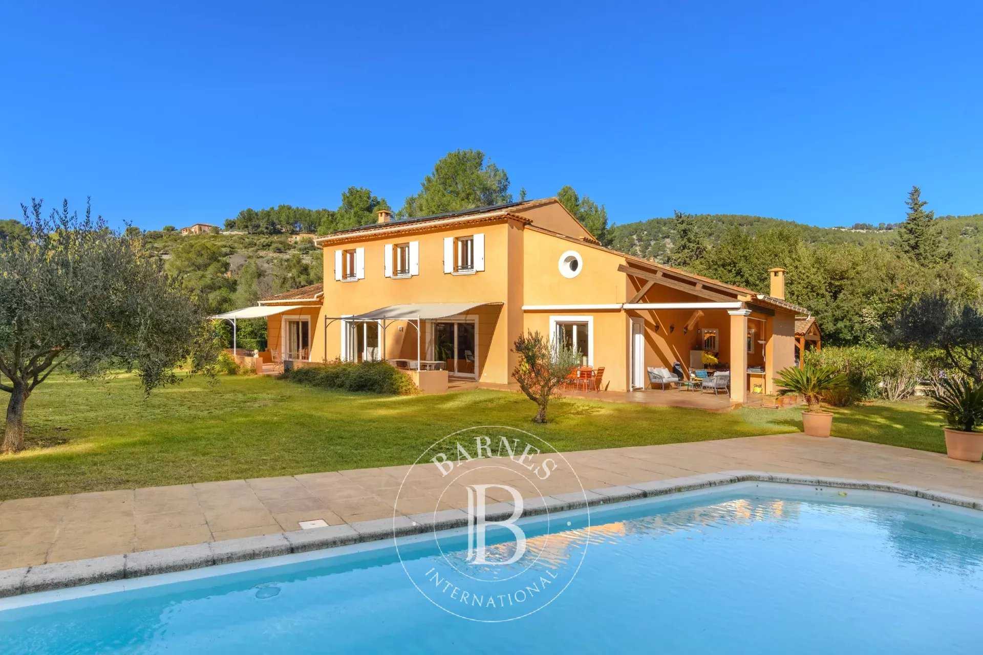 Sanary-sur-Mer  - Villa 5 Pi&egrave;ces 4 Chambres