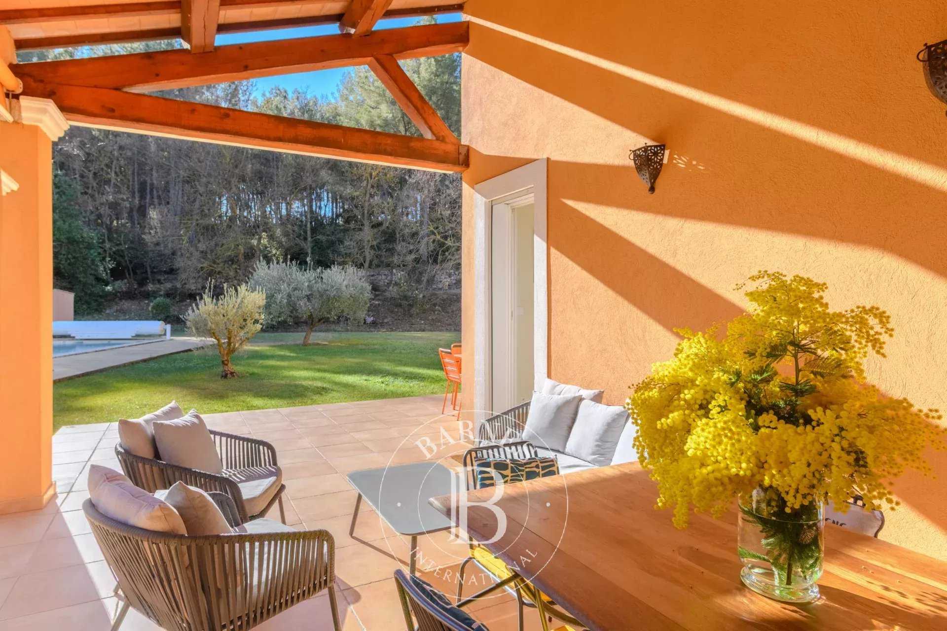 Sanary-sur-Mer  - Villa 5 Pi&egrave;ces 4 Chambres