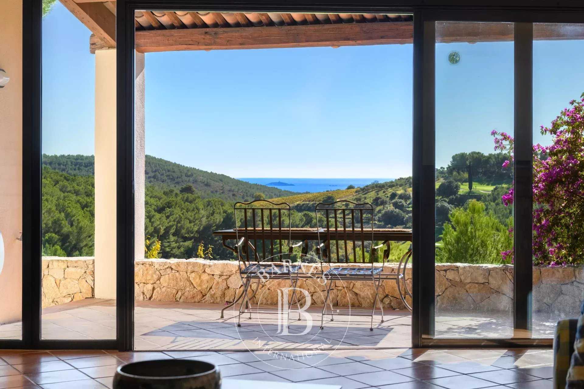 Saint-Cyr-sur-Mer  - Appartement 4 Pièces 2 Chambres