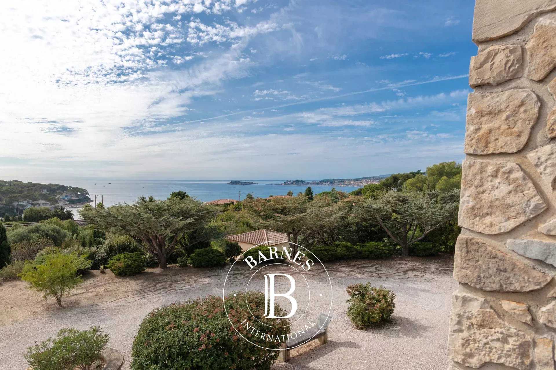 Sanary-sur-Mer  - Villa 4 Bedrooms