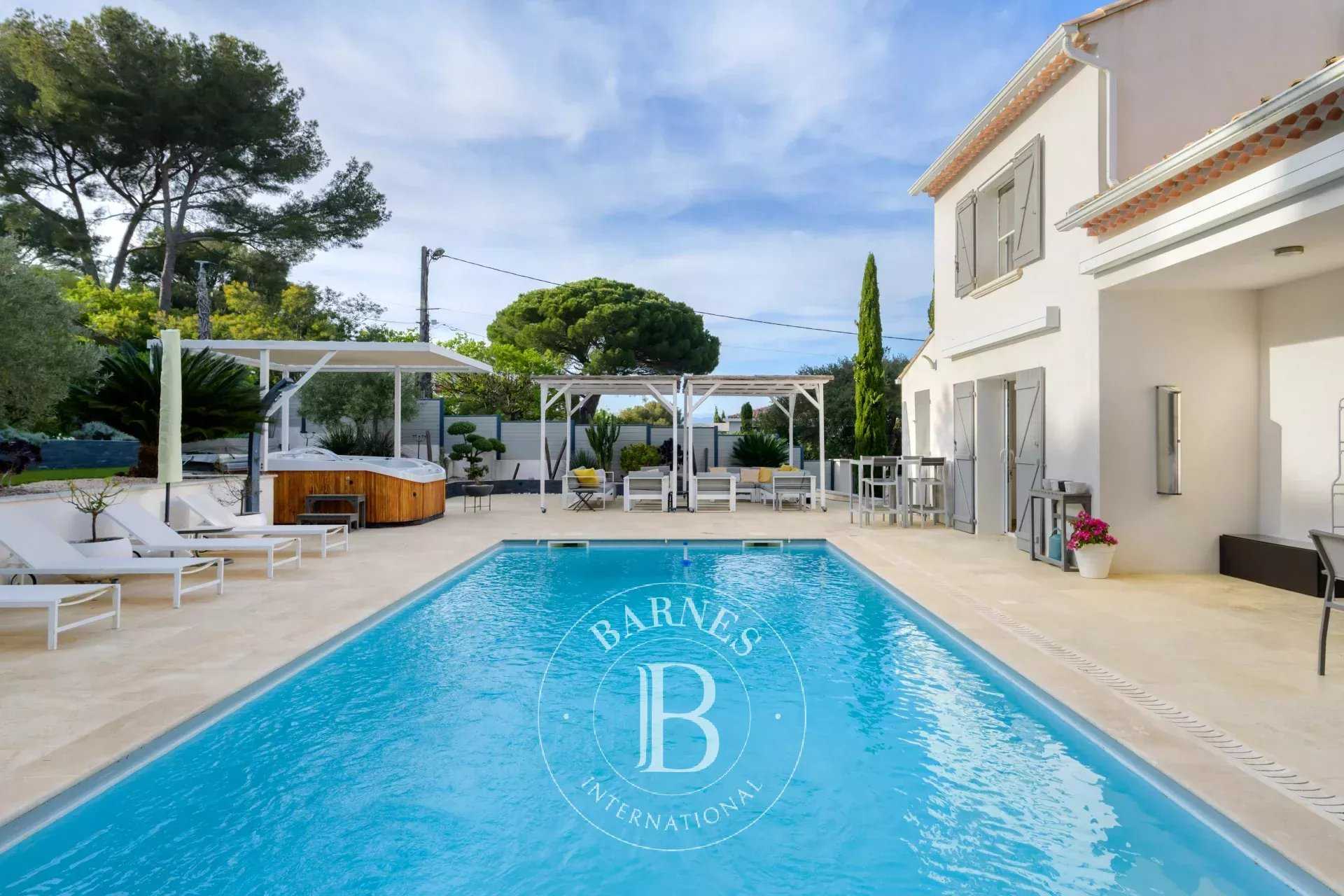 Six-Fours-les-Plages  - Villa 5 Pièces 4 Chambres