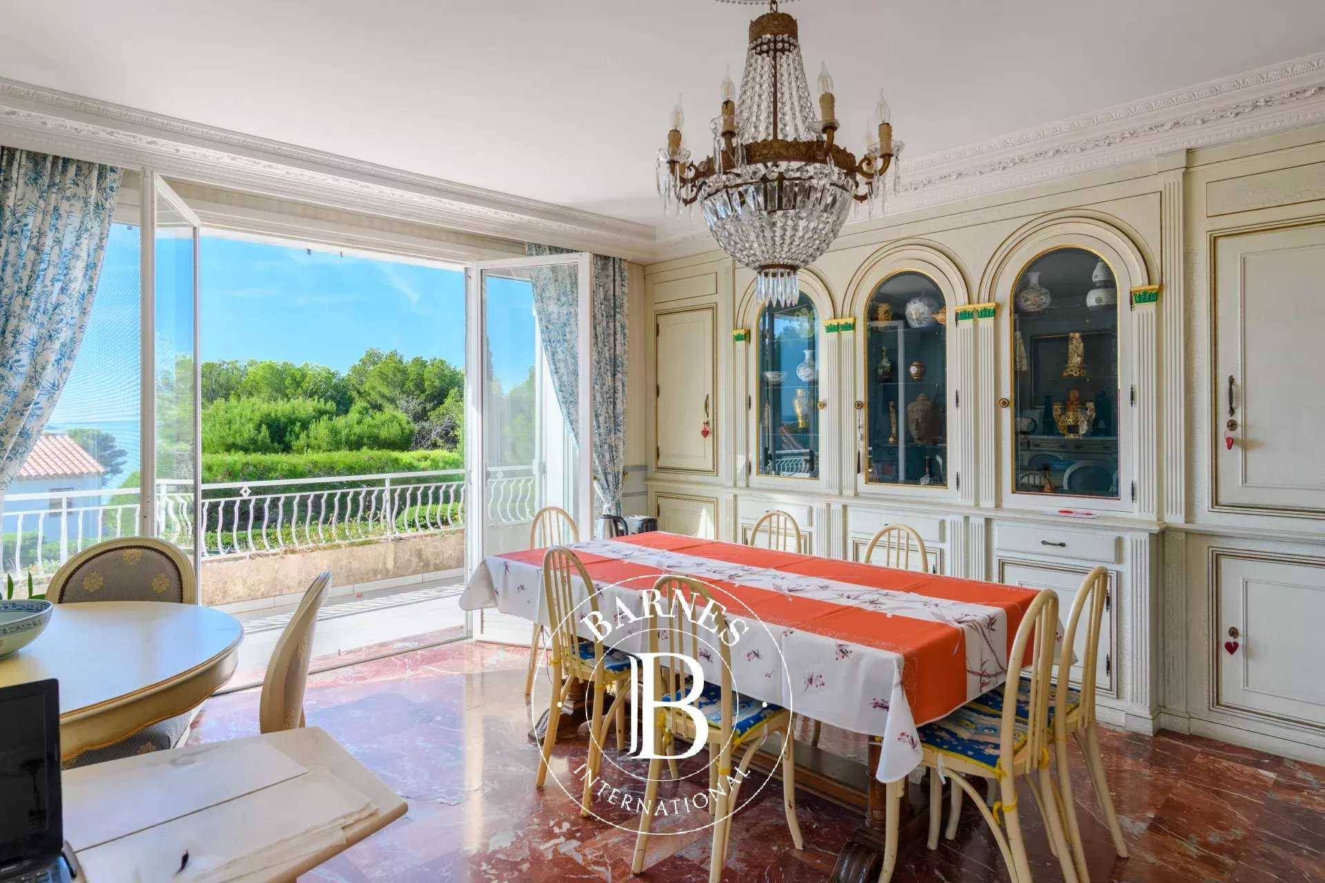 Sanary-sur-Mer  - Villa 12 Pi&egrave;ces 11 Chambres