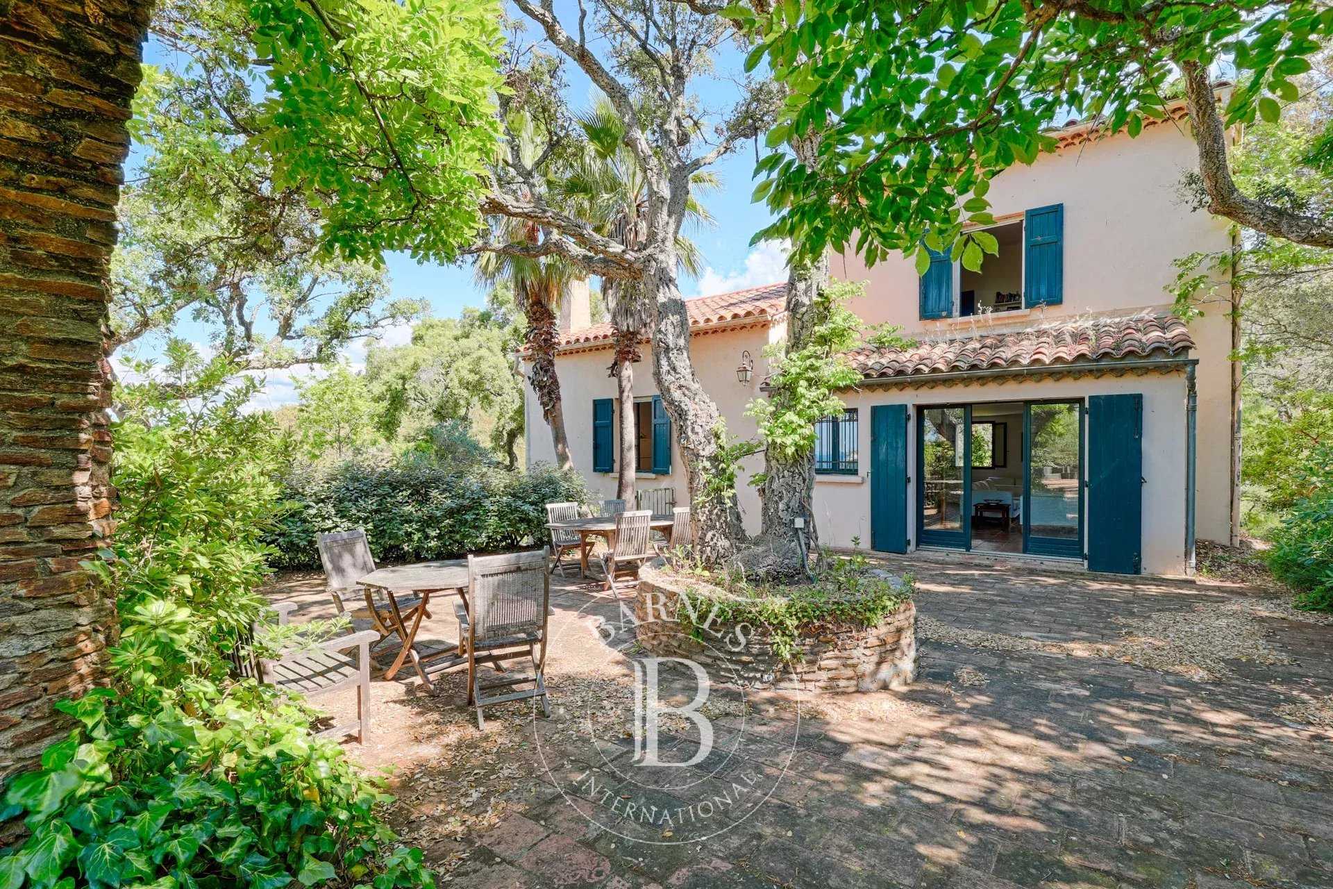 Bormes-les-Mimosas  - Propriété 11 Pièces 8 Chambres