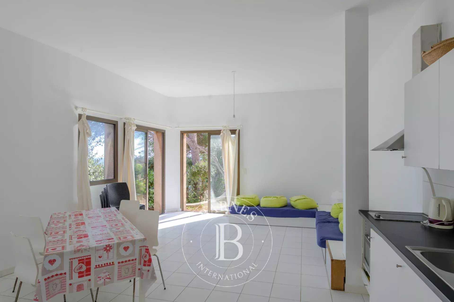 Carqueiranne  - Maison 6 Pièces 4 Chambres