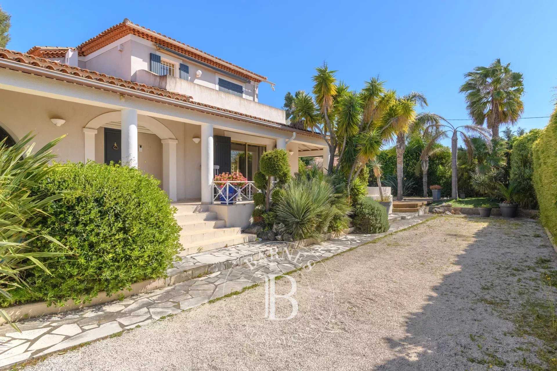 Six-Fours-les-Plages  - Villa 5 Pi&egrave;ces 3 Chambres