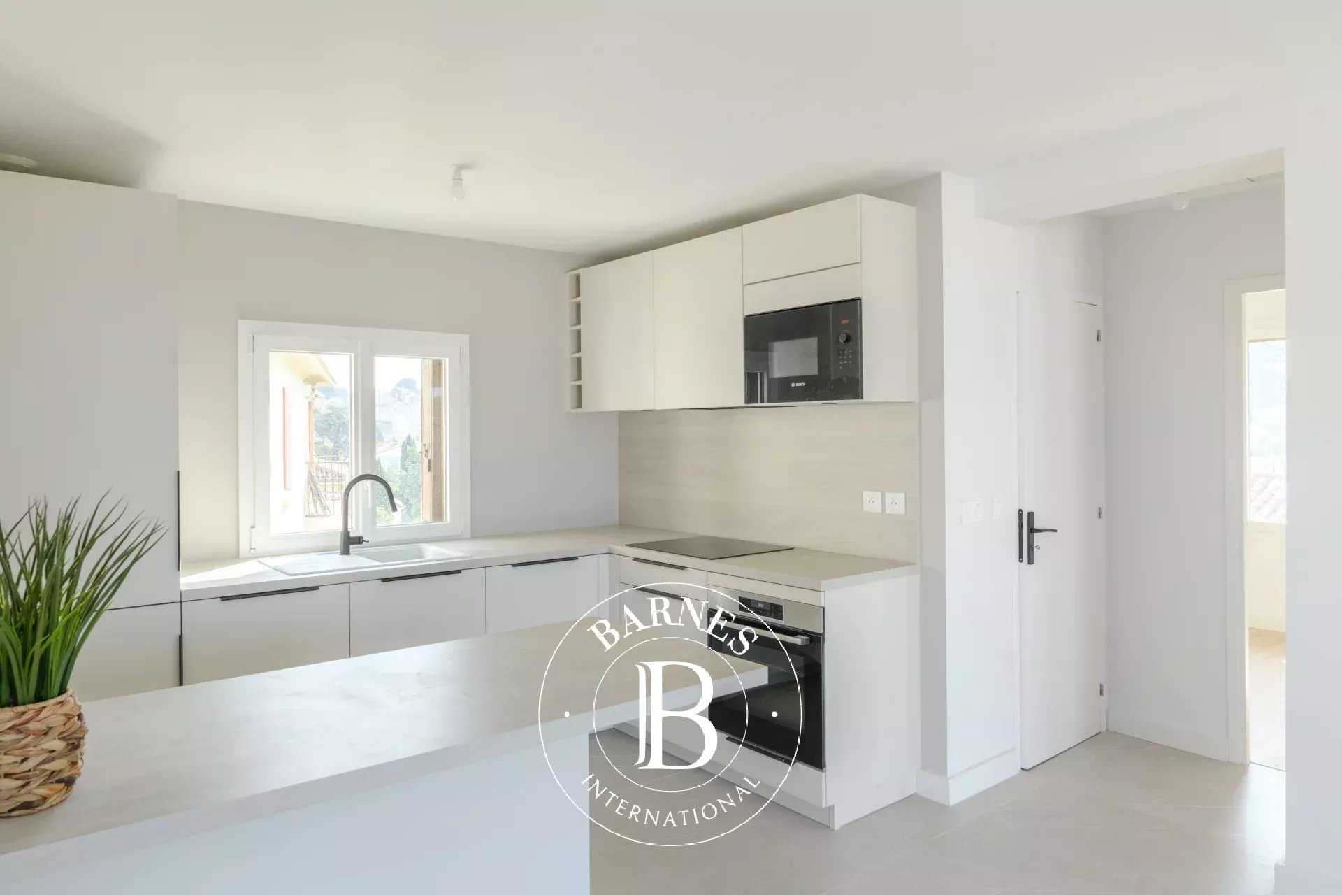 Sanary-sur-Mer  - Appartement 5 Pi&egrave;ces 4 Chambres