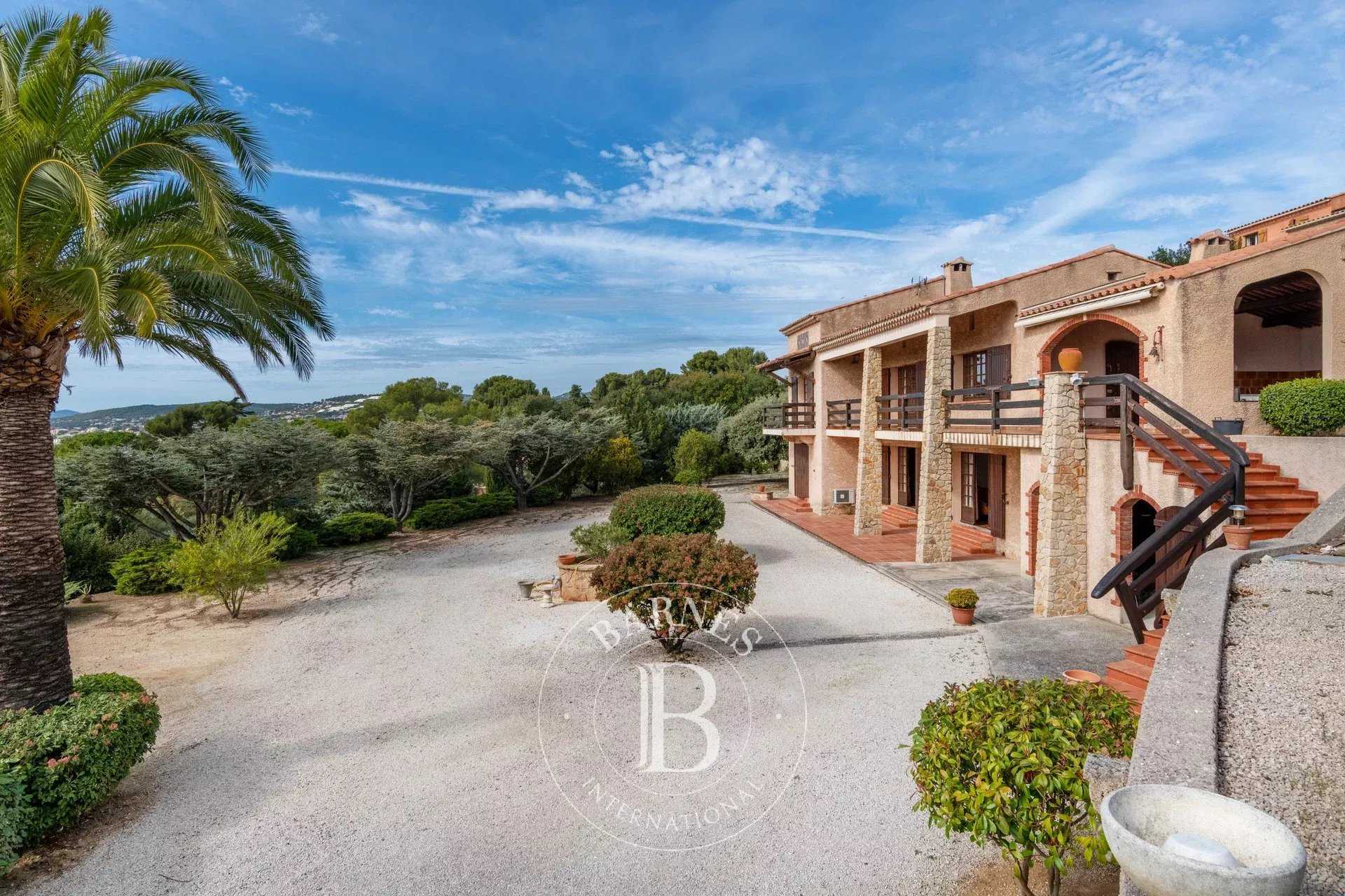 Sanary-sur-Mer  - Villa 4 Bedrooms