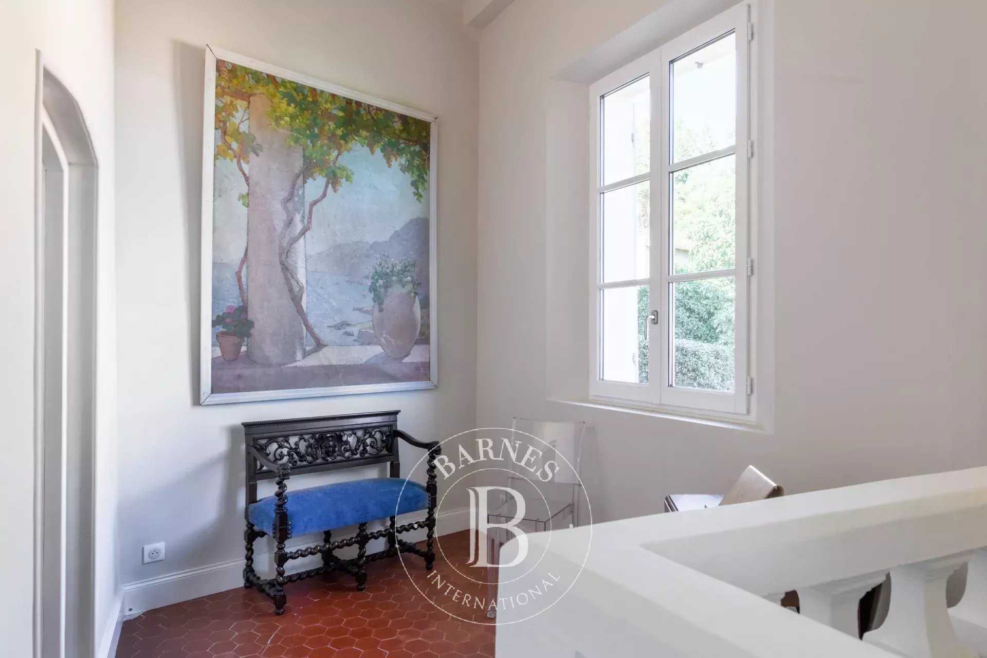 Hyères  - Maison 5 Pièces 2 Chambres