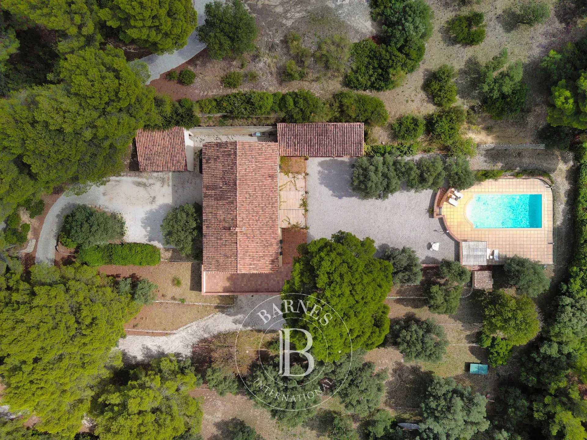 Ollioules  - Maison 10 Pi&egrave;ces 5 Chambres