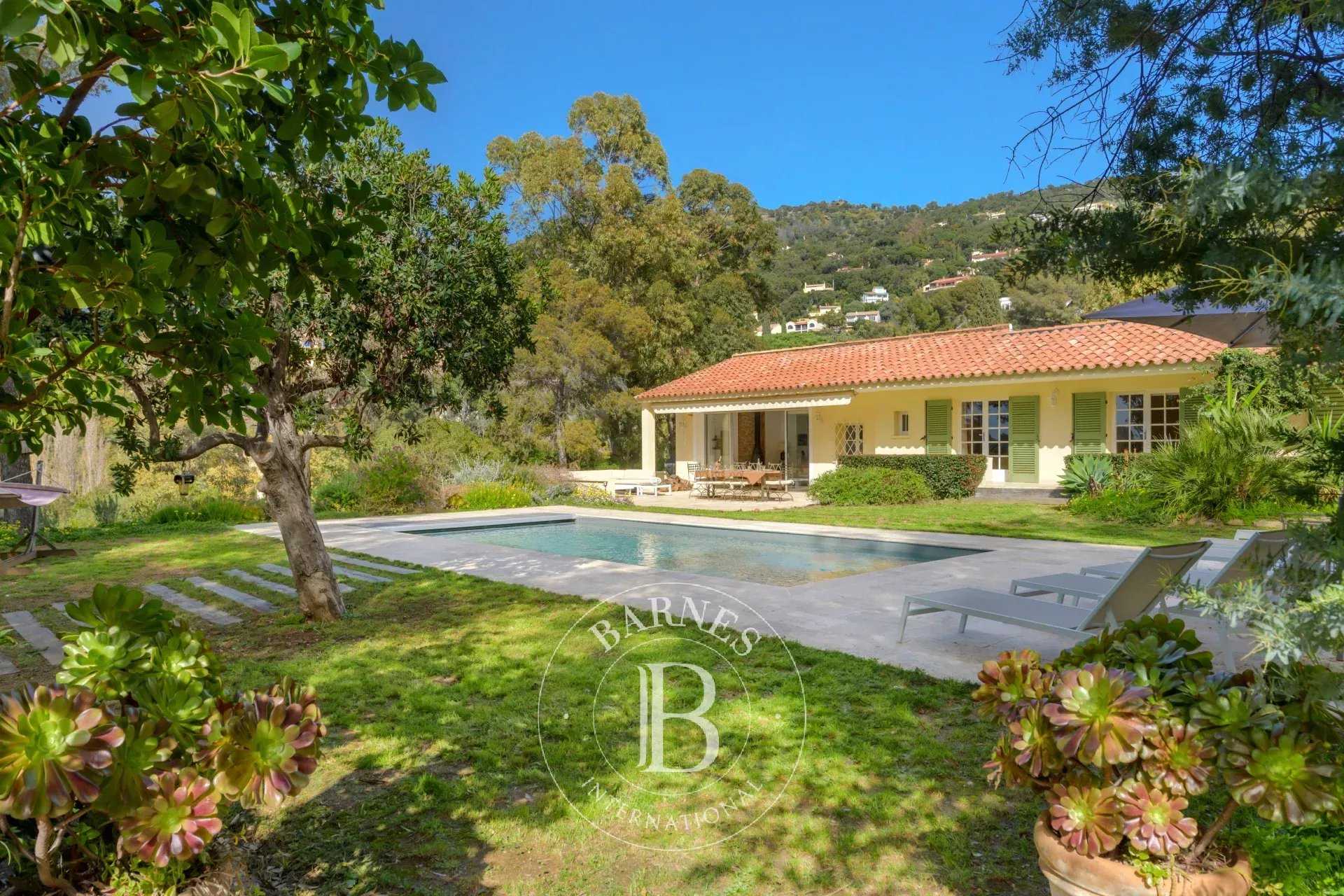 Rayol-Canadel-sur-Mer  - Villa 8 Pi&egrave;ces