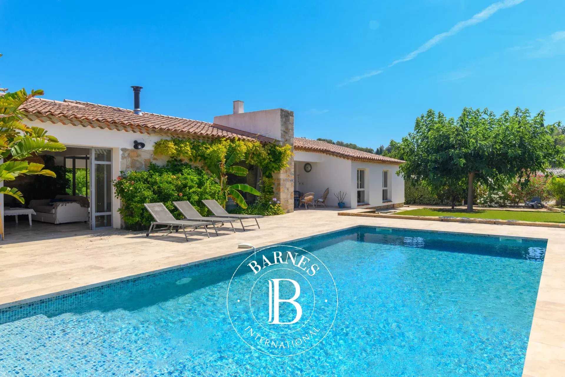 Sanary-sur-Mer  - Villa 4 Bedrooms