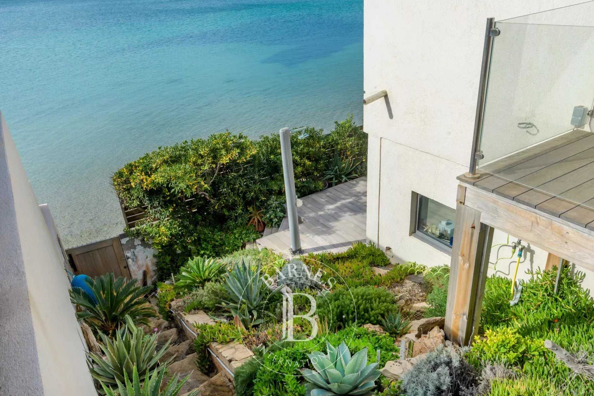 Le Brusc  - Maison 7 Pièces 4 Chambres