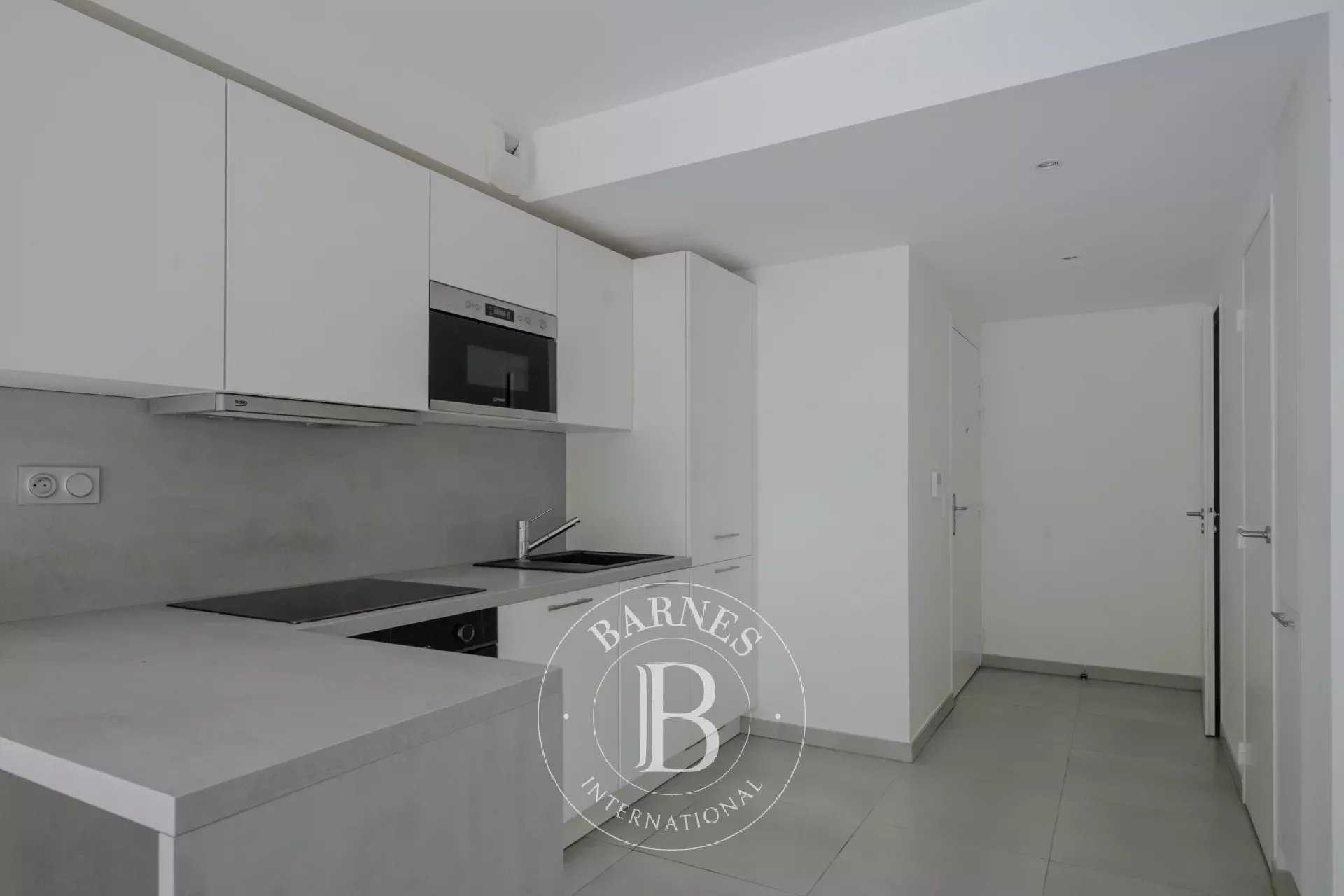 Sanary-sur-Mer  - Appartement 2 Pièces, 1 Chambre