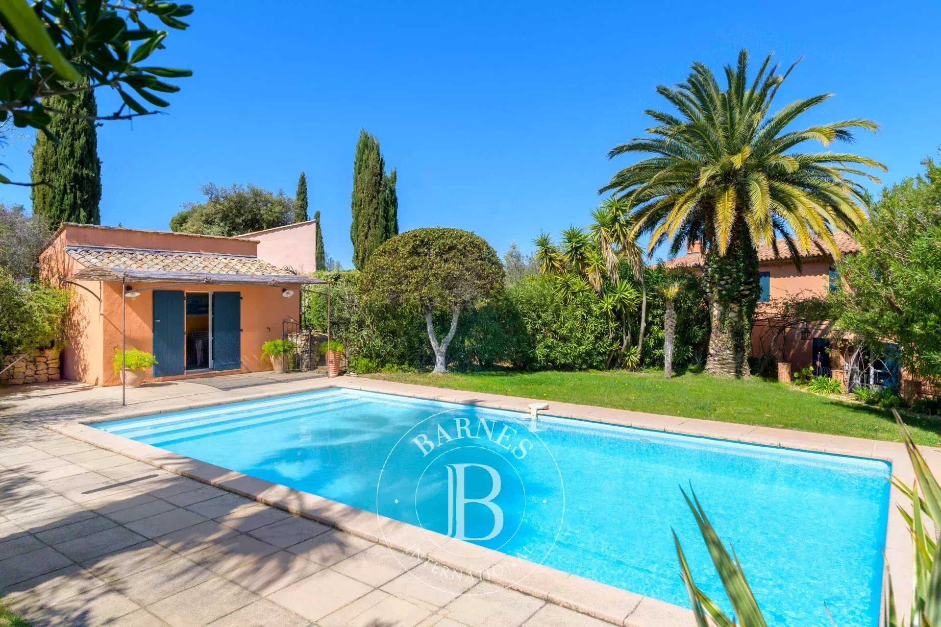Sanary-sur-Mer  - Villa 5 Pièces 3 Chambres