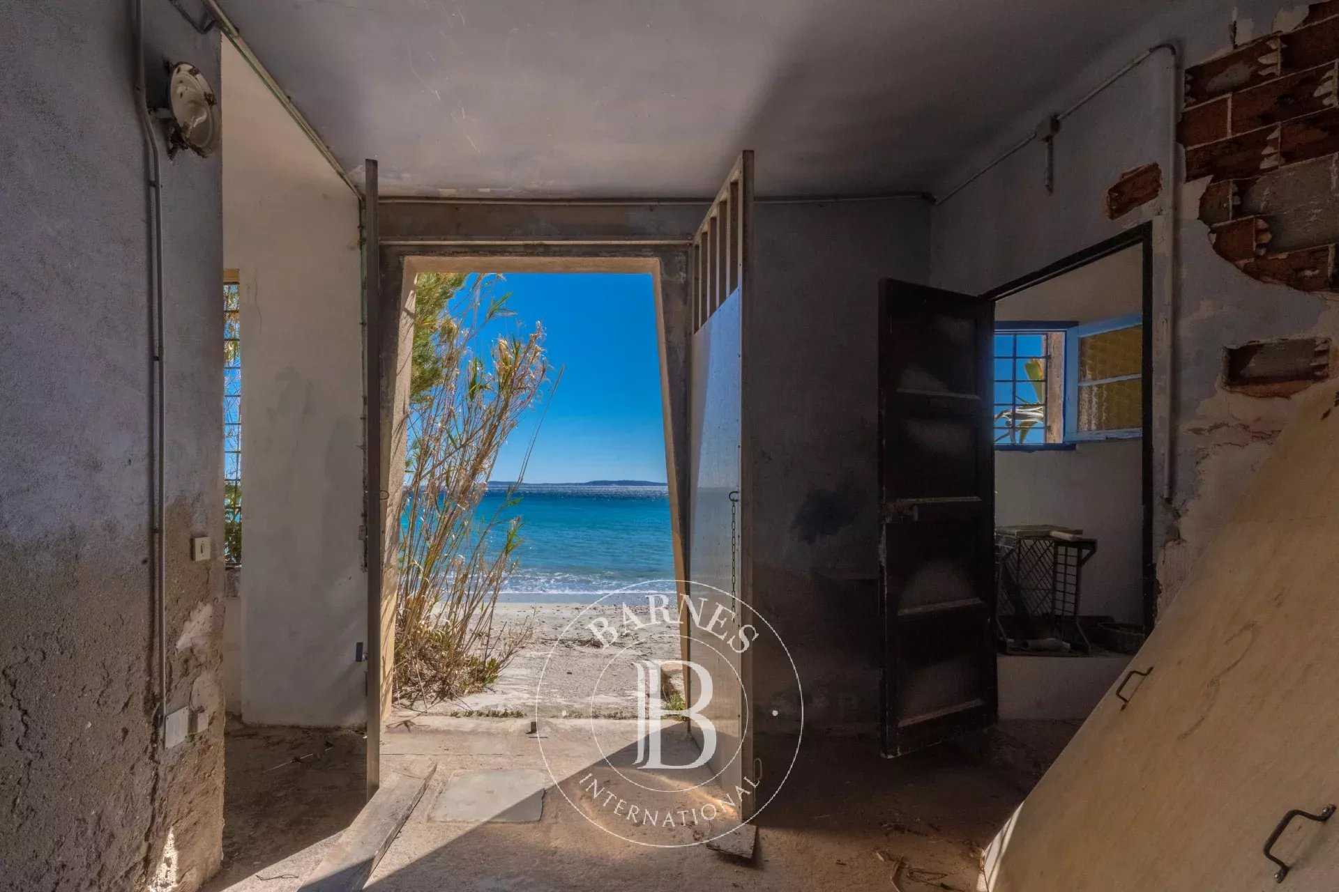 Rayol-Canadel-sur-Mer  - Propriété 9 Pièces 5 Chambres