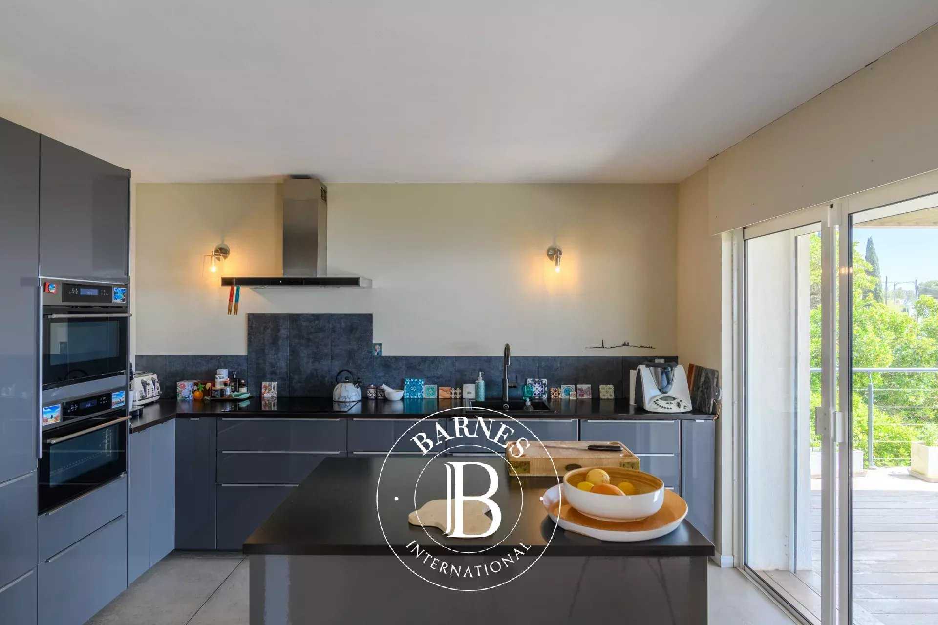 Carqueiranne  - House 6 Bedrooms