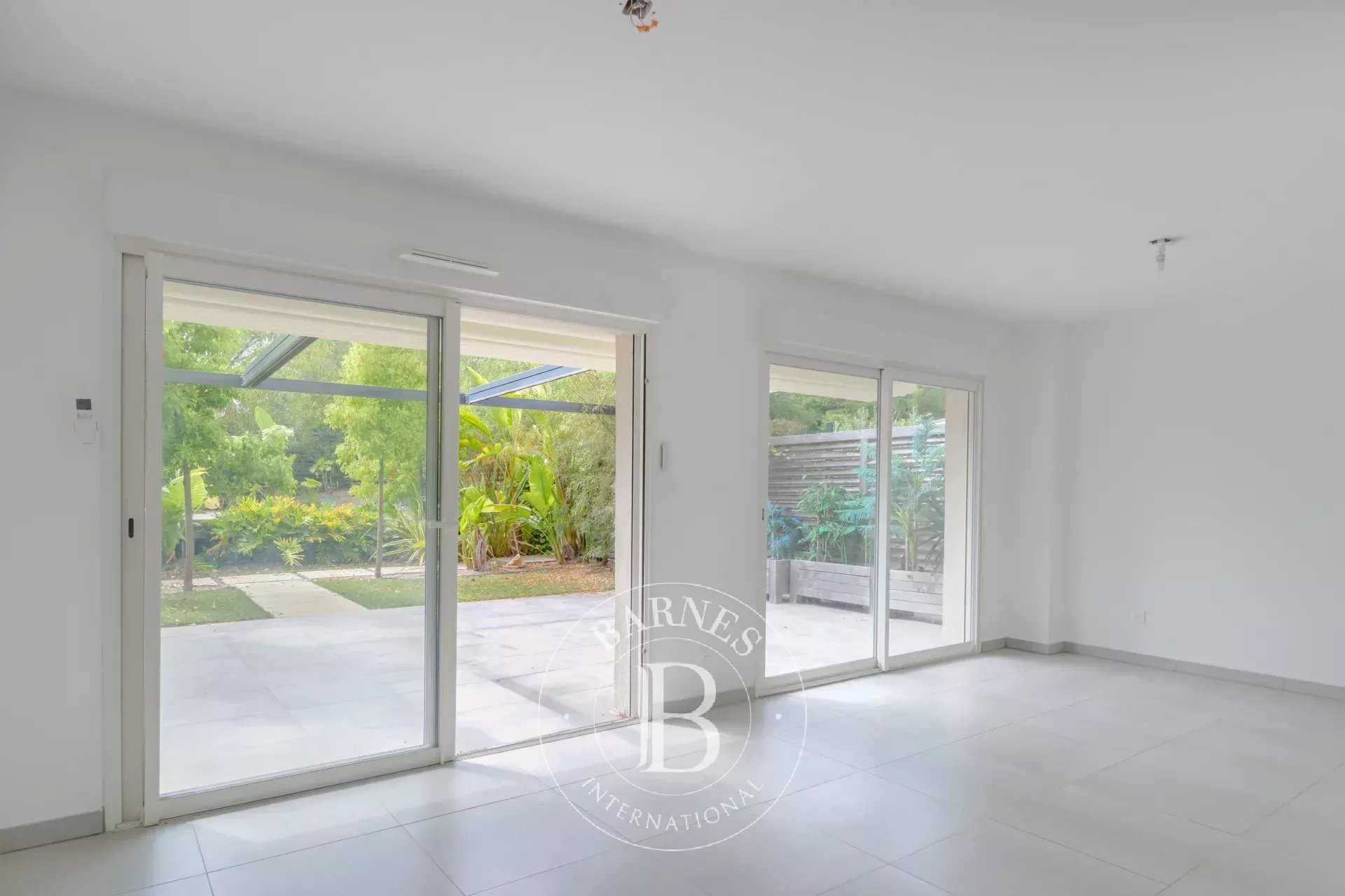 Sanary-sur-Mer  - Appartement 2 Pièces, 1 Chambre