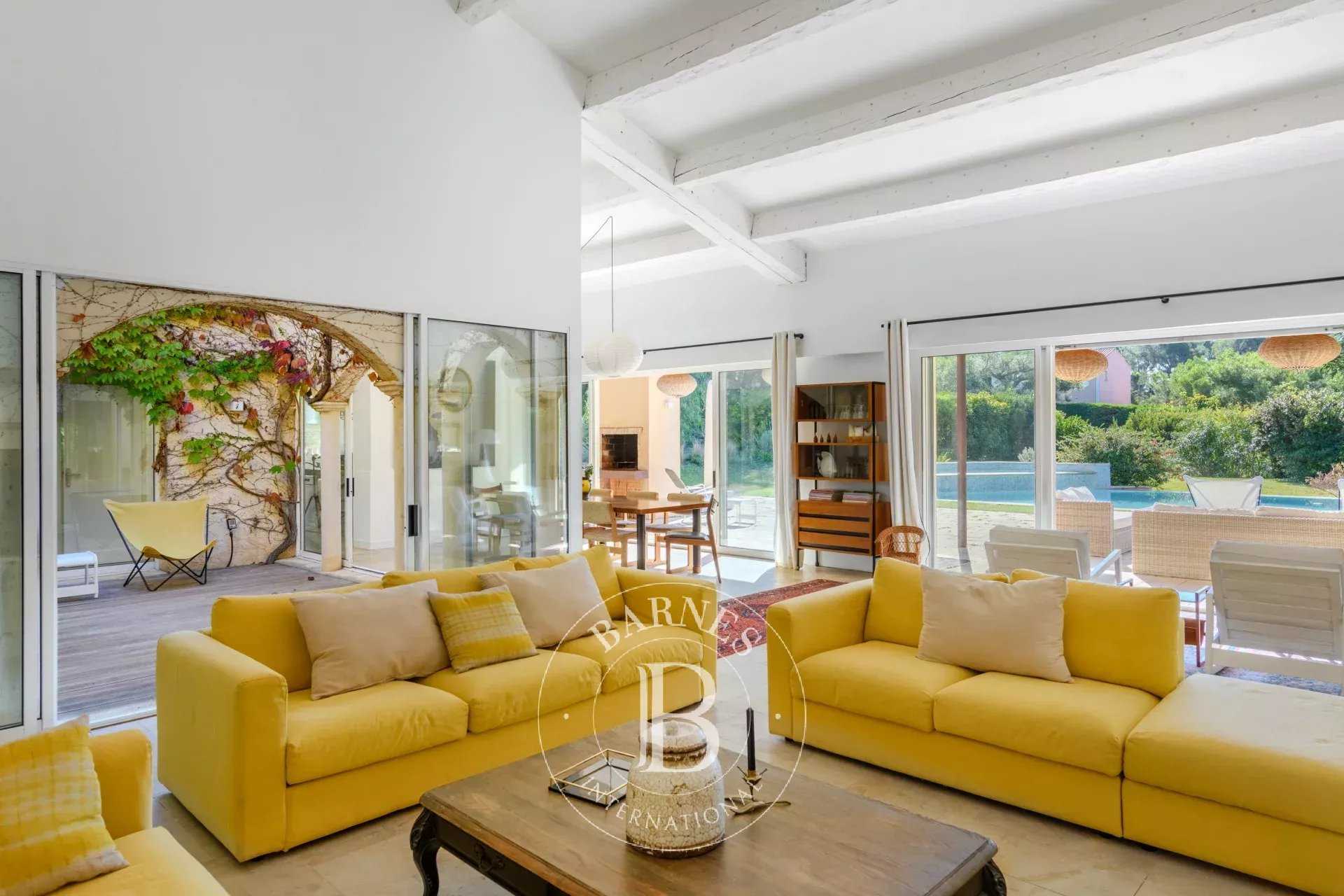 Saint-Cyr-sur-Mer  - House 5 Bedrooms