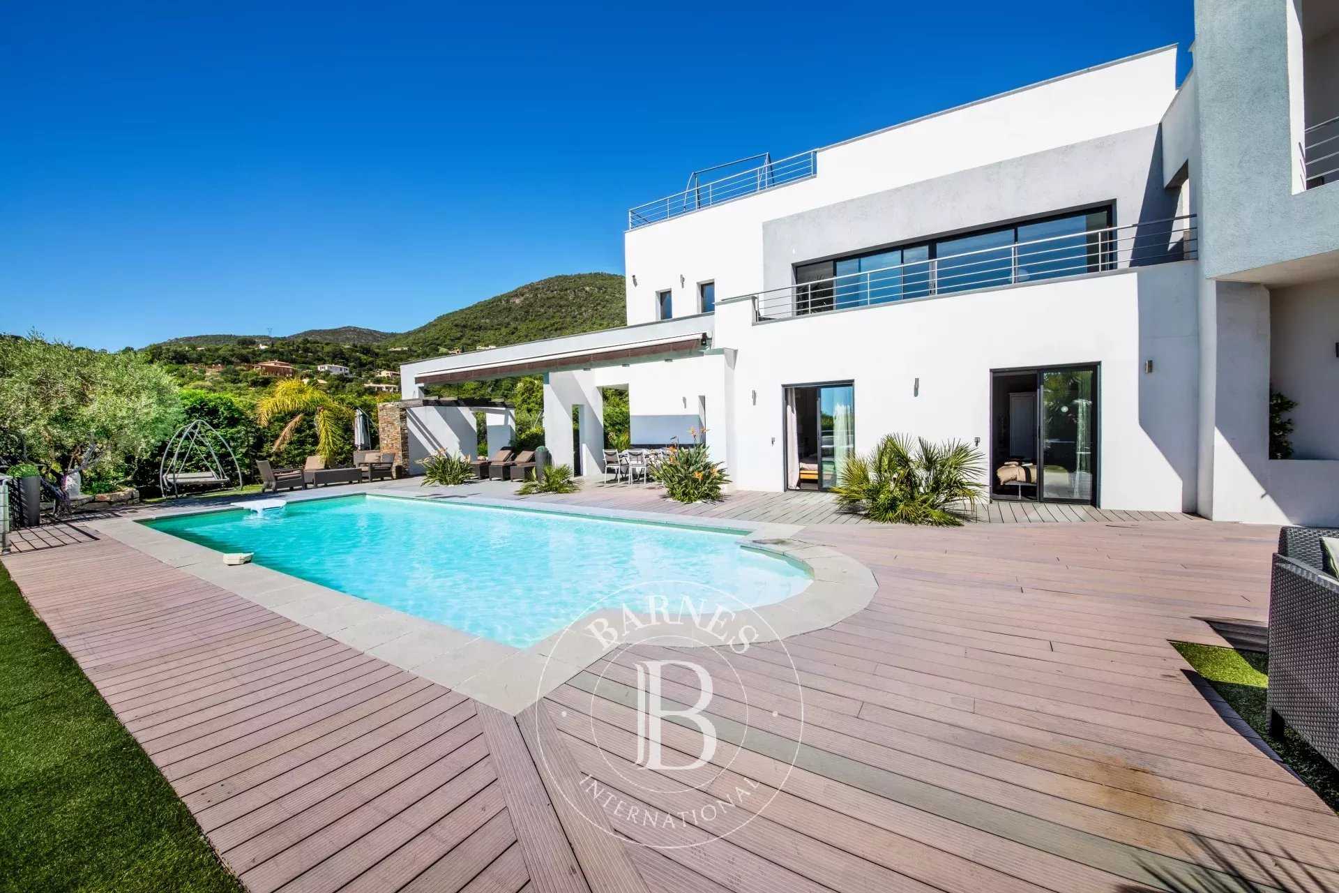 Cavalaire-sur-Mer  - Villa 9 Bedrooms