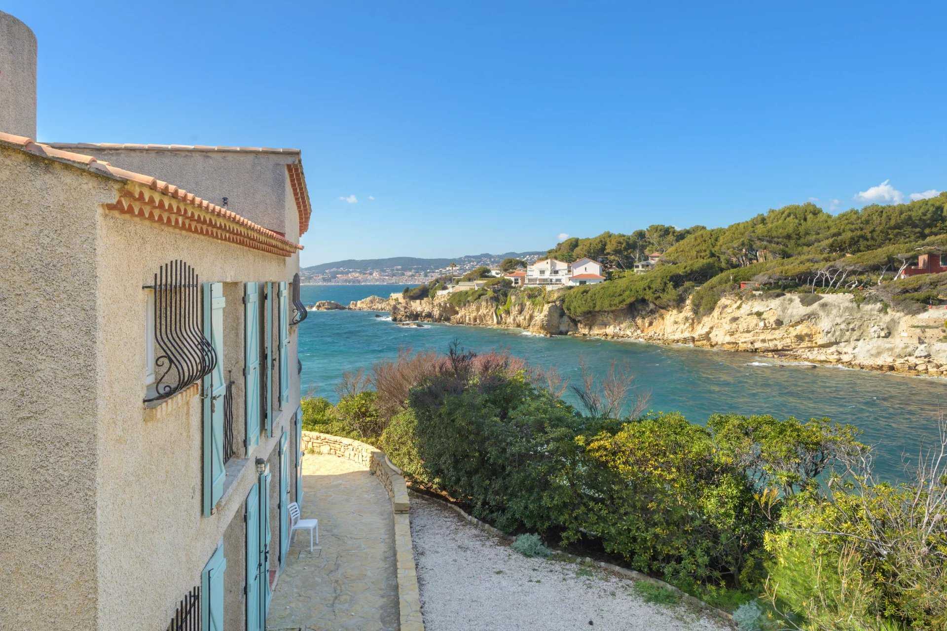 Sanary-sur-Mer  - House 5 Bedrooms