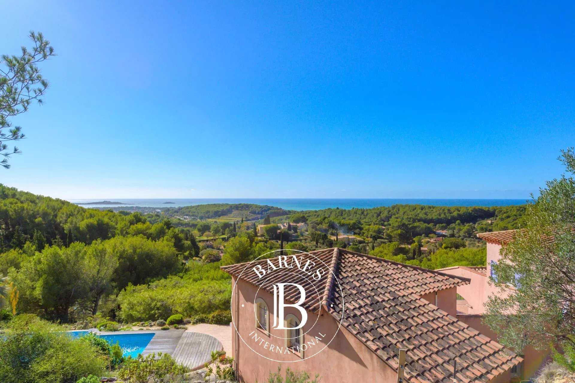Sanary-sur-Mer  - Maison 6 Pi&egrave;ces 4 Chambres