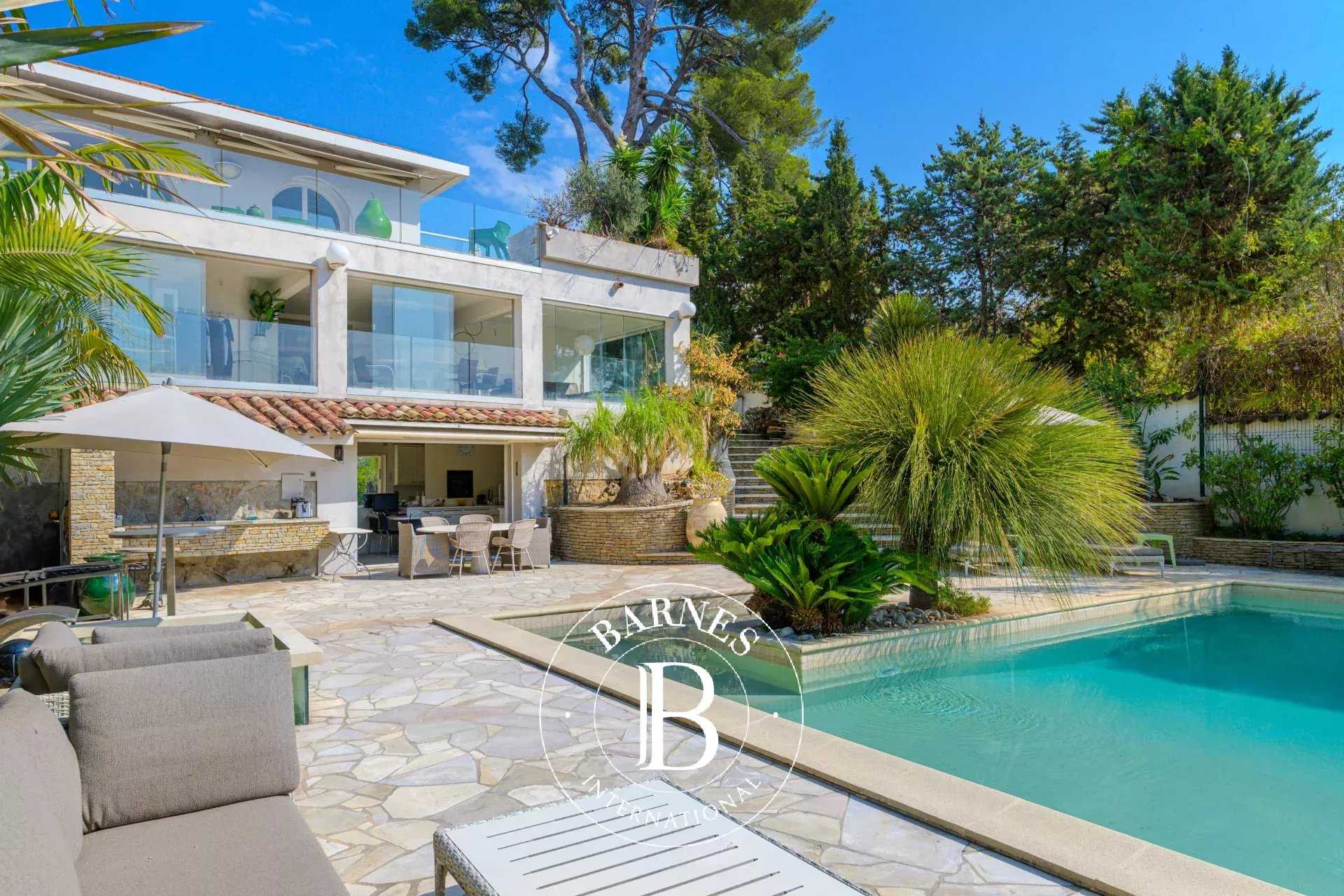 Sanary-sur-Mer  - House 4 Bedrooms