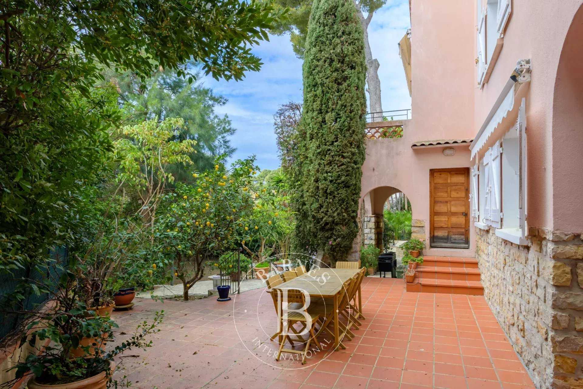 Sanary-sur-Mer  - Villa 5 Bedrooms