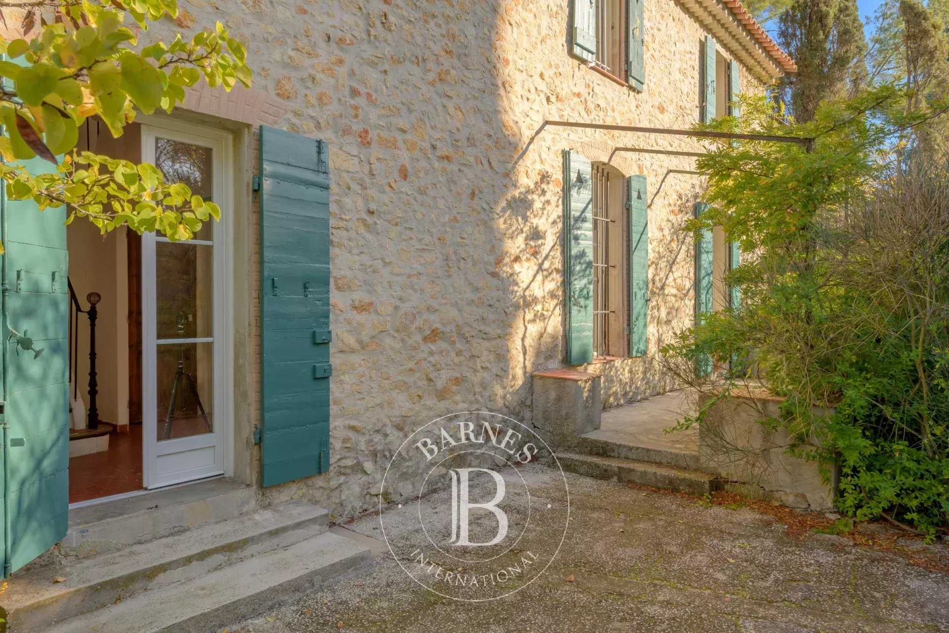 Sanary-sur-Mer  - Propriété 5 Pièces 3 Chambres