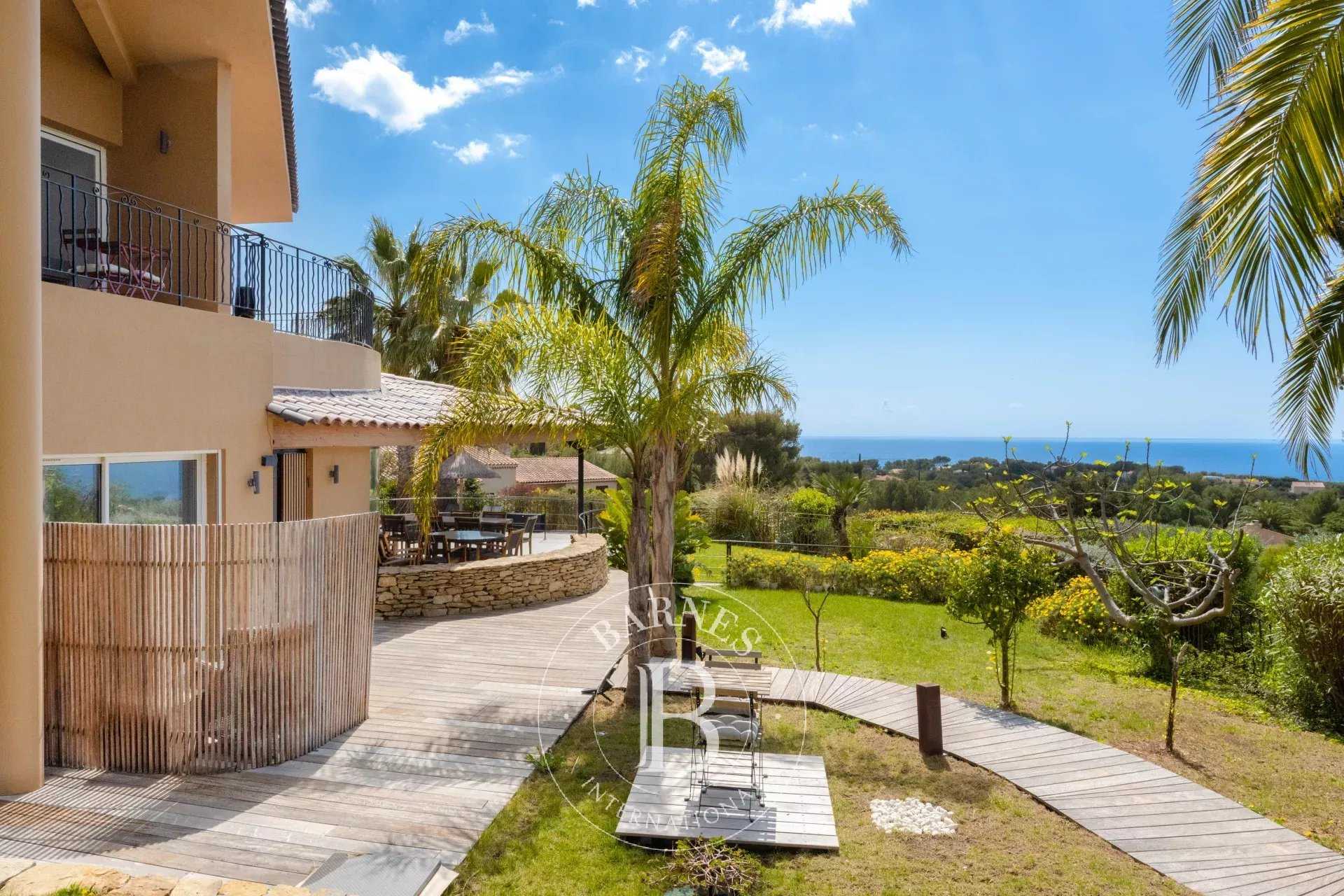 Saint-Cyr-sur-Mer  - Villa 8 Bedrooms