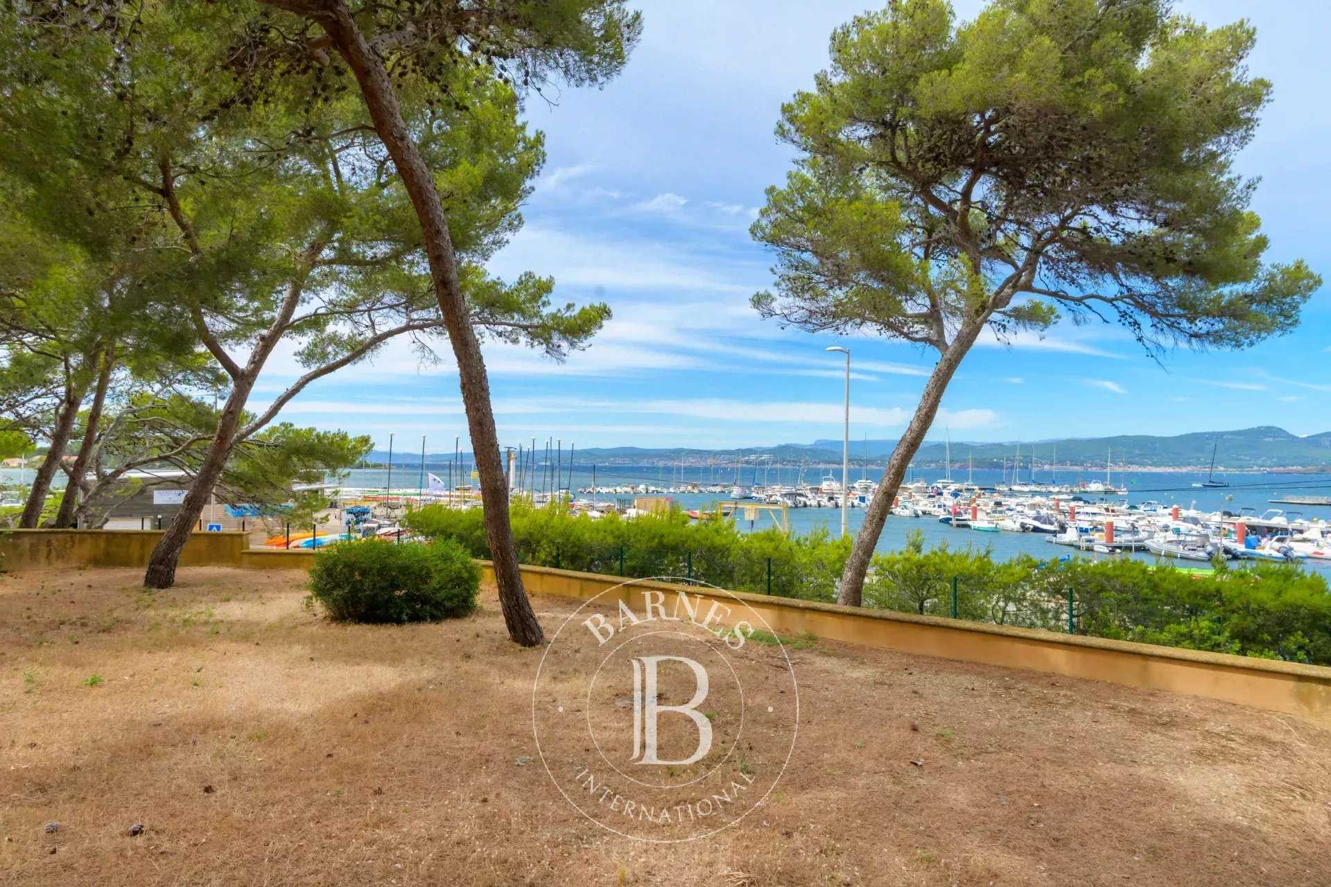 Six-Fours-les-Plages  - Villa 7 Bedrooms