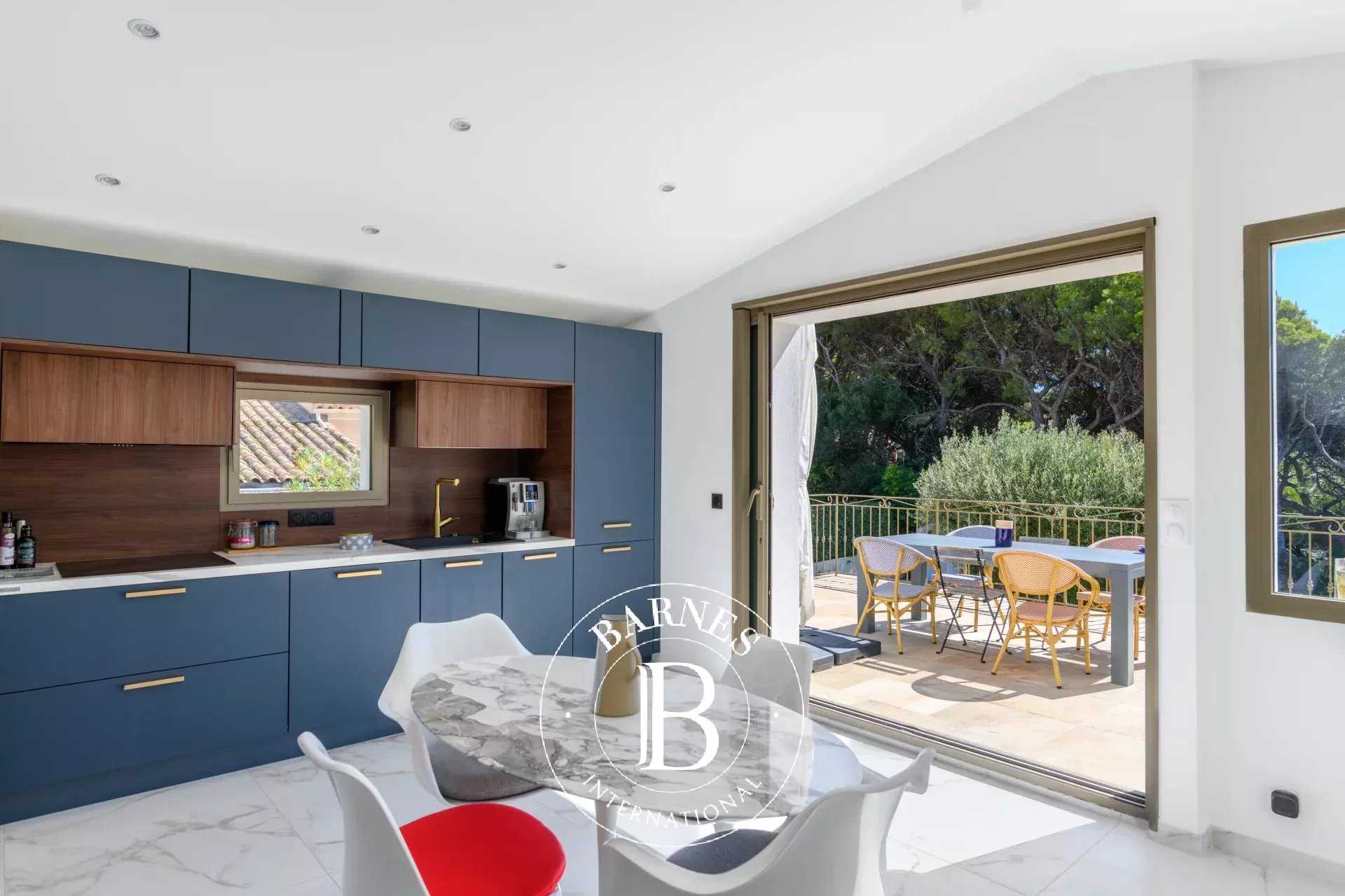 Sanary-sur-Mer  - Villa 4 Bedrooms