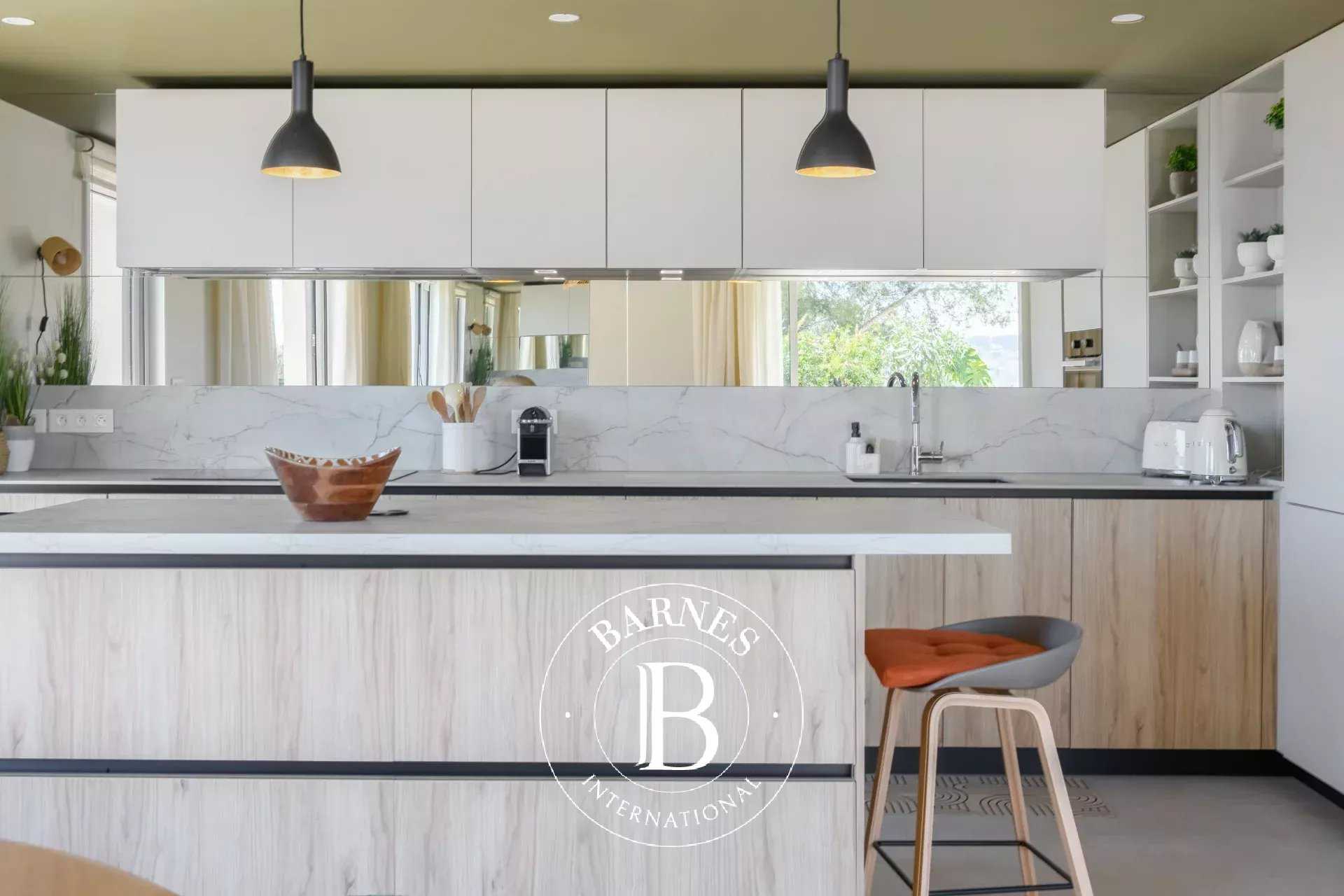 Sanary-sur-Mer  - Appartement 4 Pi&egrave;ces 3 Chambres